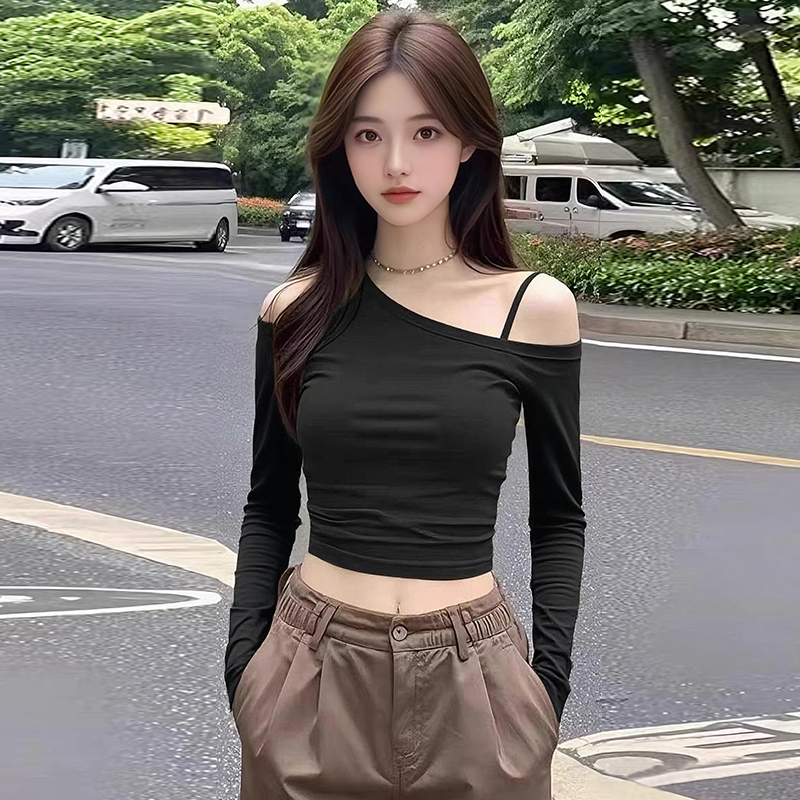 辣妹纯欲风短款吊带小上衣女春秋新款设计感小众露肩锁骨打底衫潮