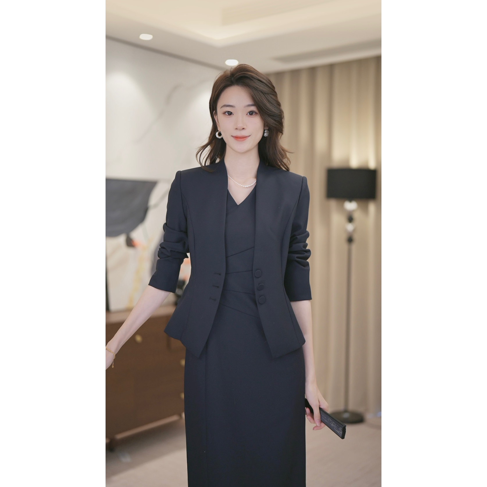 明日有雨| 西装套装裙女春秋2025新款气质减龄显瘦连衣裙两件套