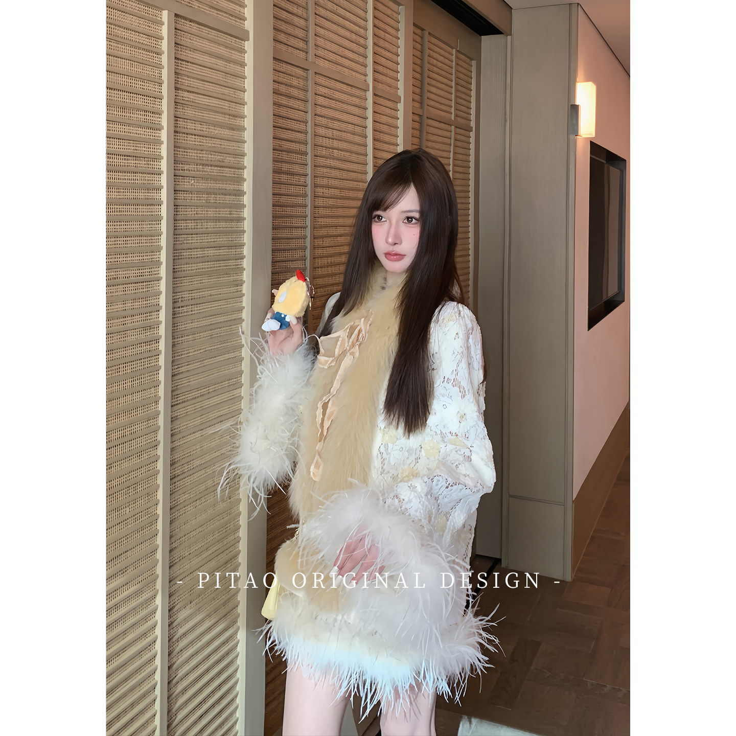 杜屁屁桃PITAO 原创【雪绒花】气质蕾丝立体雕花镂空上衣半裙套装