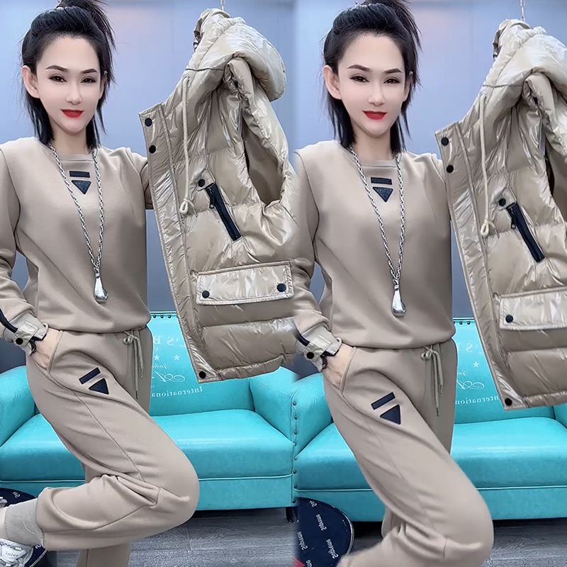 2025秋冬加绒加厚新款马甲卫衣套装女宽松大码气质遮肉简约三件套