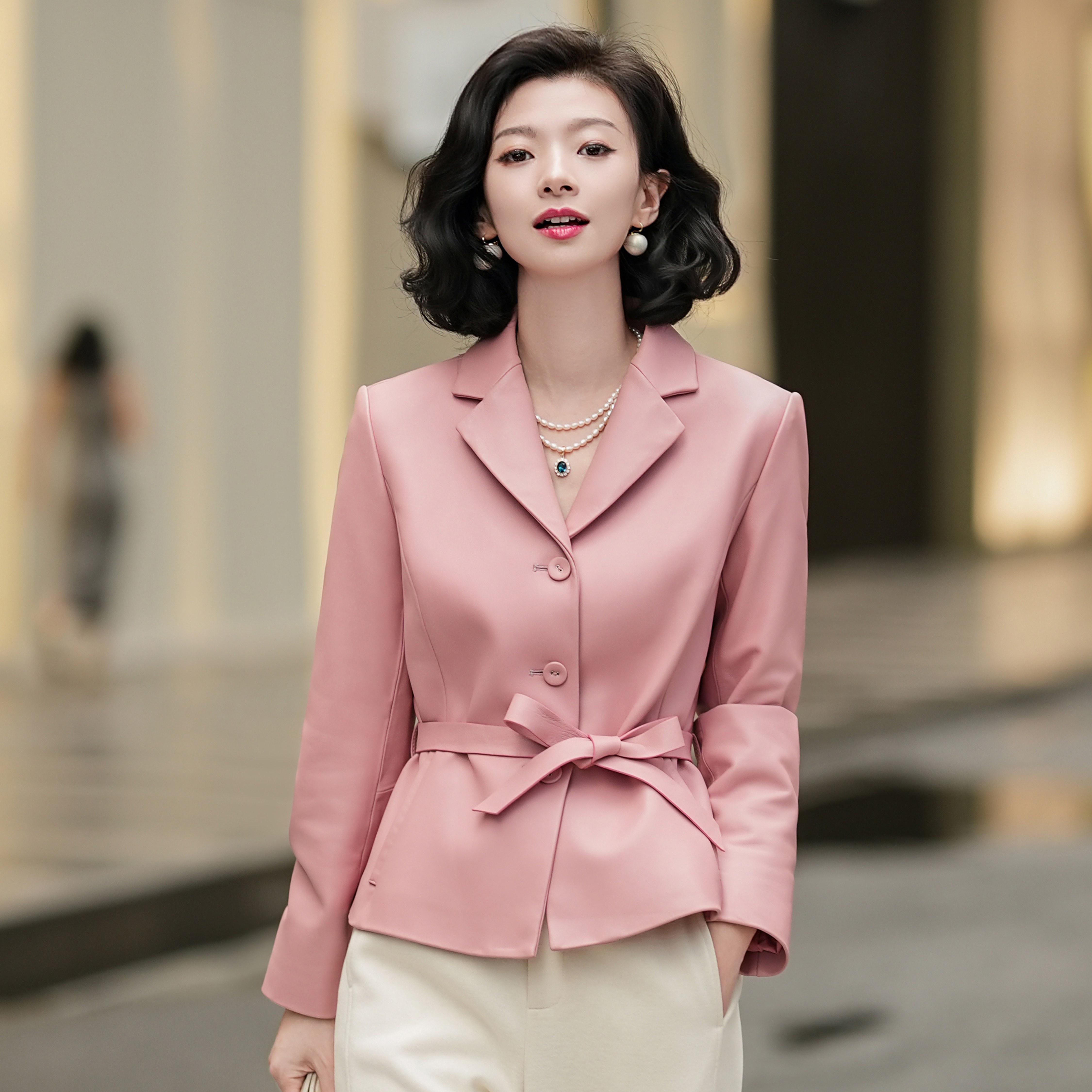 西子/【柔雾玫瑰】高级简约短款绵羊皮柔雾粉皮衣/PYBH2124