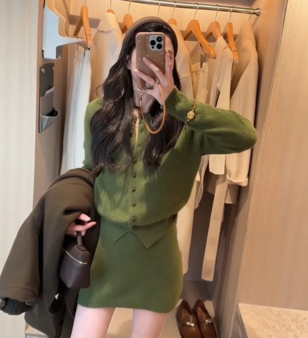 2025秋冬新款韩系气质极简风绿色针织开衫慵懒显瘦半身裙两件套