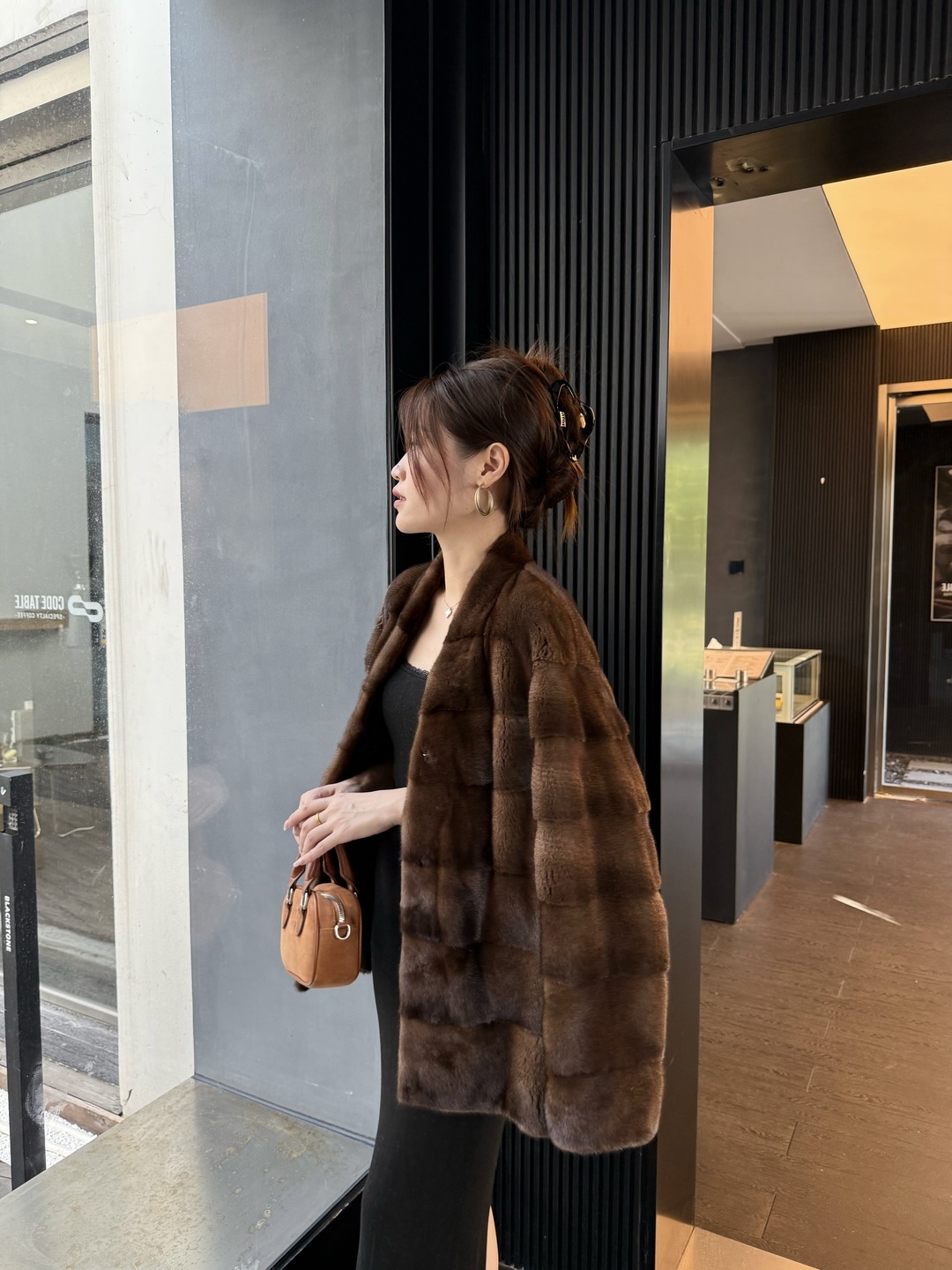 70公分〔午夜巴黎〕进口超皇冠短二女士水貂保暖外套x桑蚕丝里布