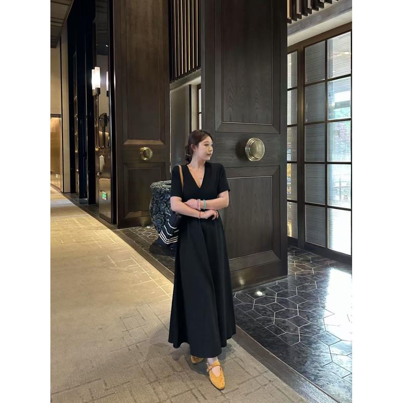 琪琪怪怪大码女装【布尔日晚霞】时尚V领褶皱大裙摆连衣裙D16798QQ