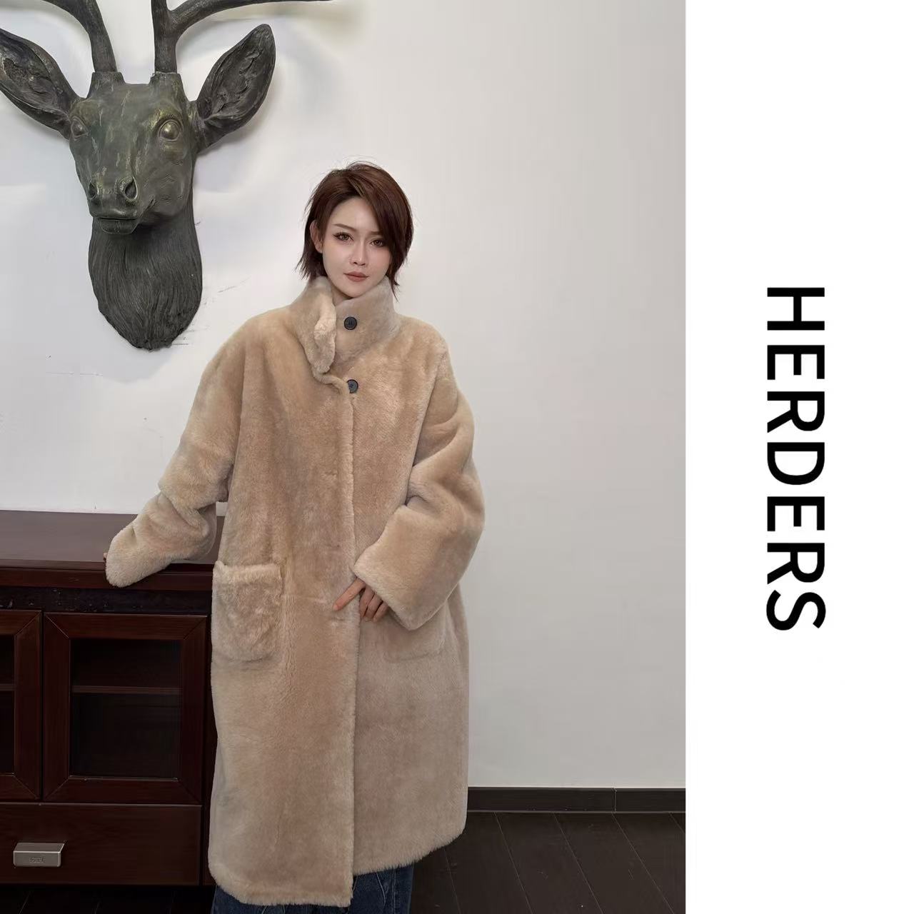 HERDERS “小软羊系列”多色长款立领纽扣款皮毛一体皮草外套 40966