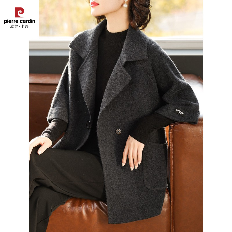 皮尔卡丹采购产品中年母亲秋季羊绒外套，时尚大码秋冬上衣，高贵