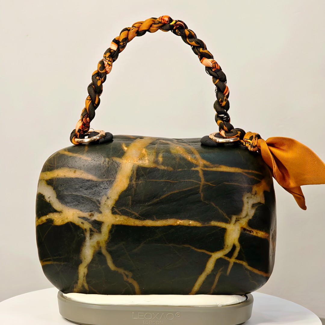 天然原石、奇石、戈壁石、泥石、水石、景观石、家居及商务摆件、把玩石