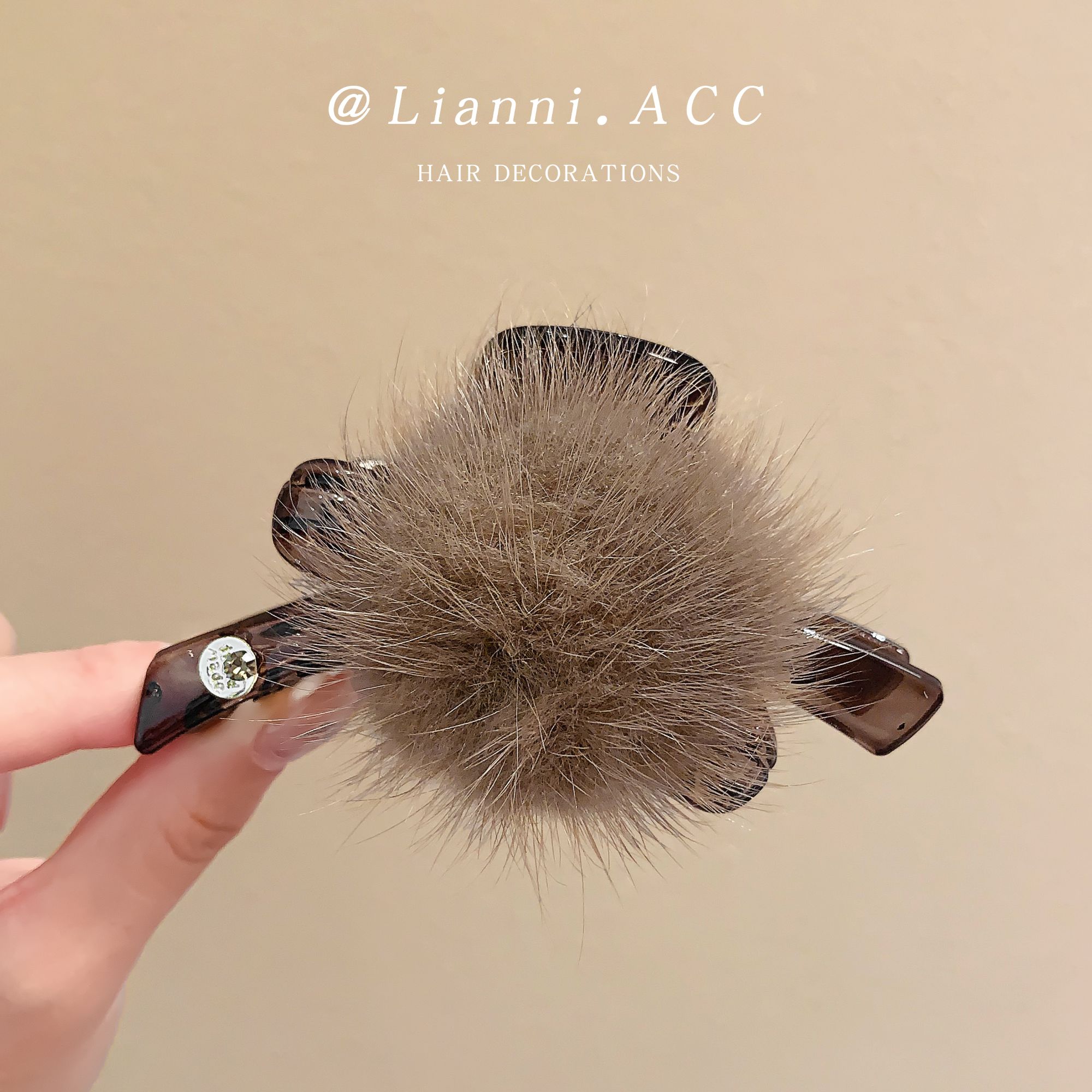 韩国高级感秋冬氛围水貂毛球中号抓夹后脑勺盘发夹鲨鱼夹百搭头饰