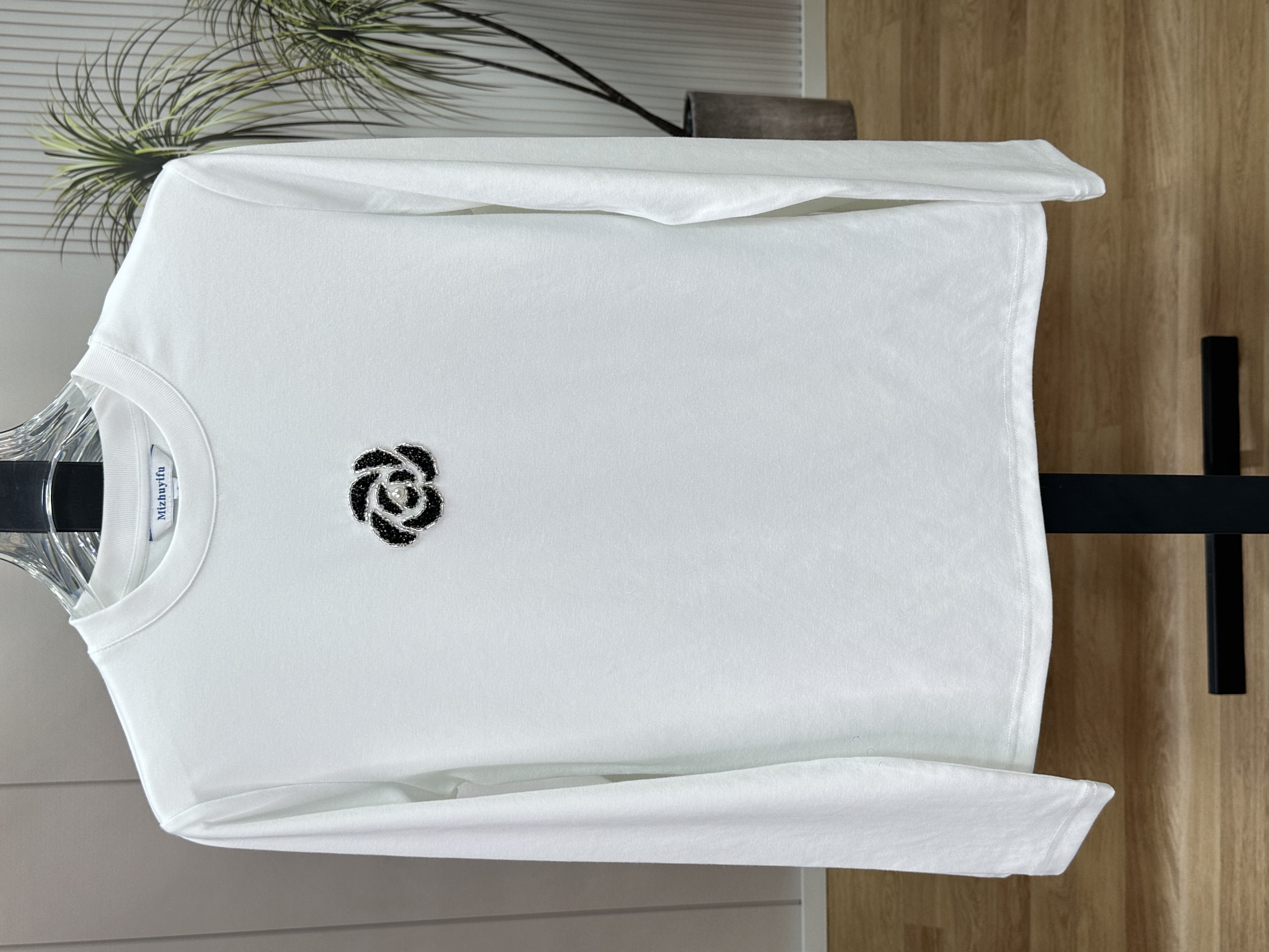 半高圆领修身打底百搭高端定制手工艺山茶花图案设计长袖T恤