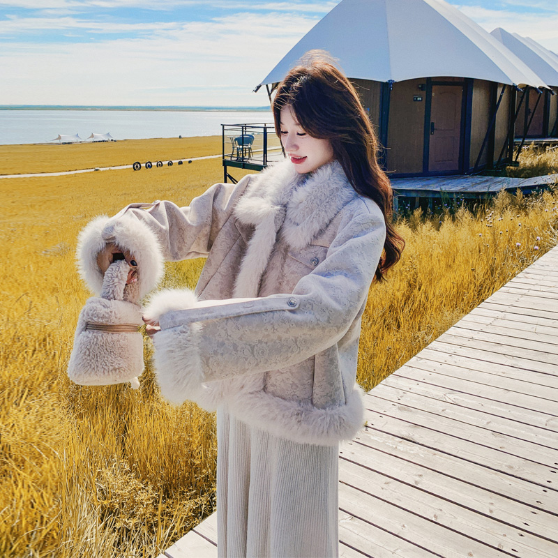 氛围感麂皮绒皮毛一体套装裙2025冬季新款温柔风法式千金风两件套