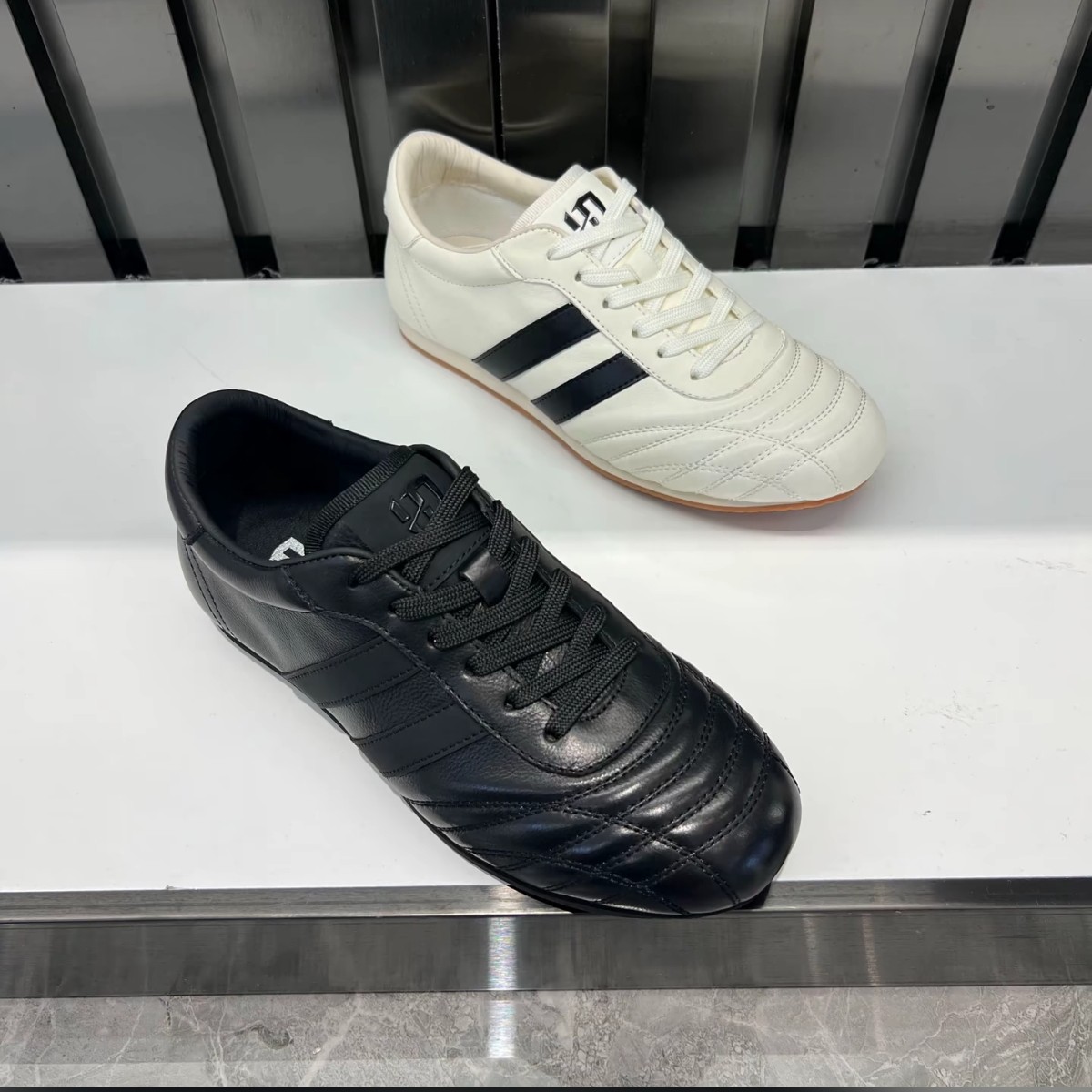 胶粘系带简约风圆头轻便休闲皮鞋休闲鞋欧若假日风