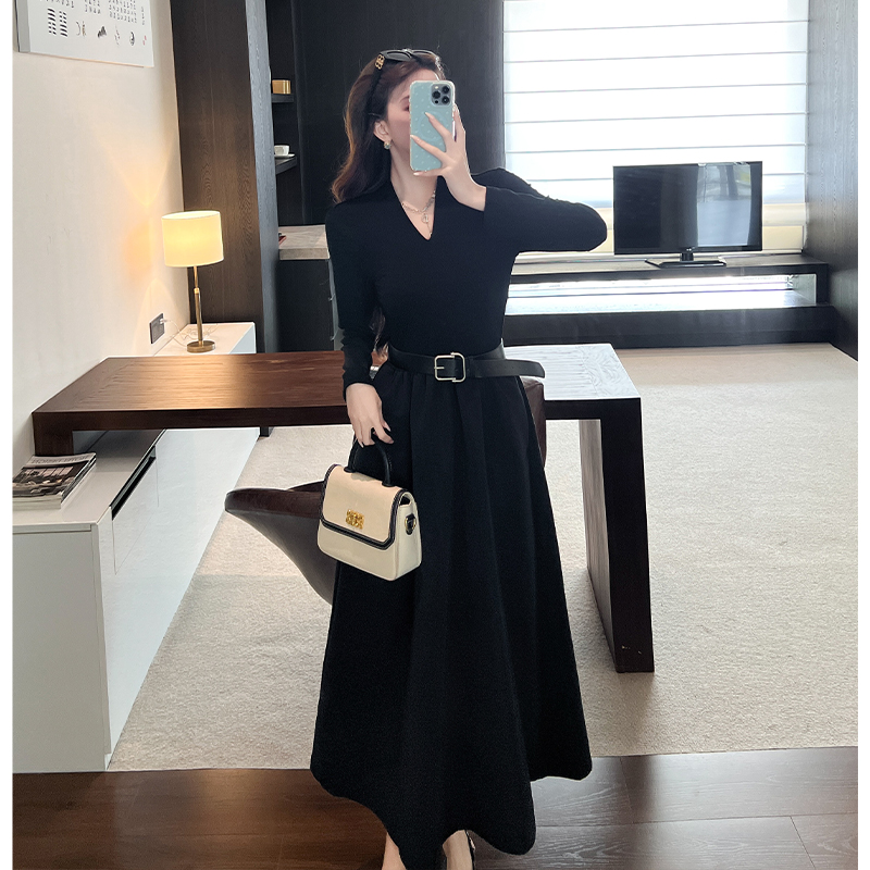 2025秋冬新款赫本风气质v领针织拼接长袖连衣裙女收腰修身长裙女