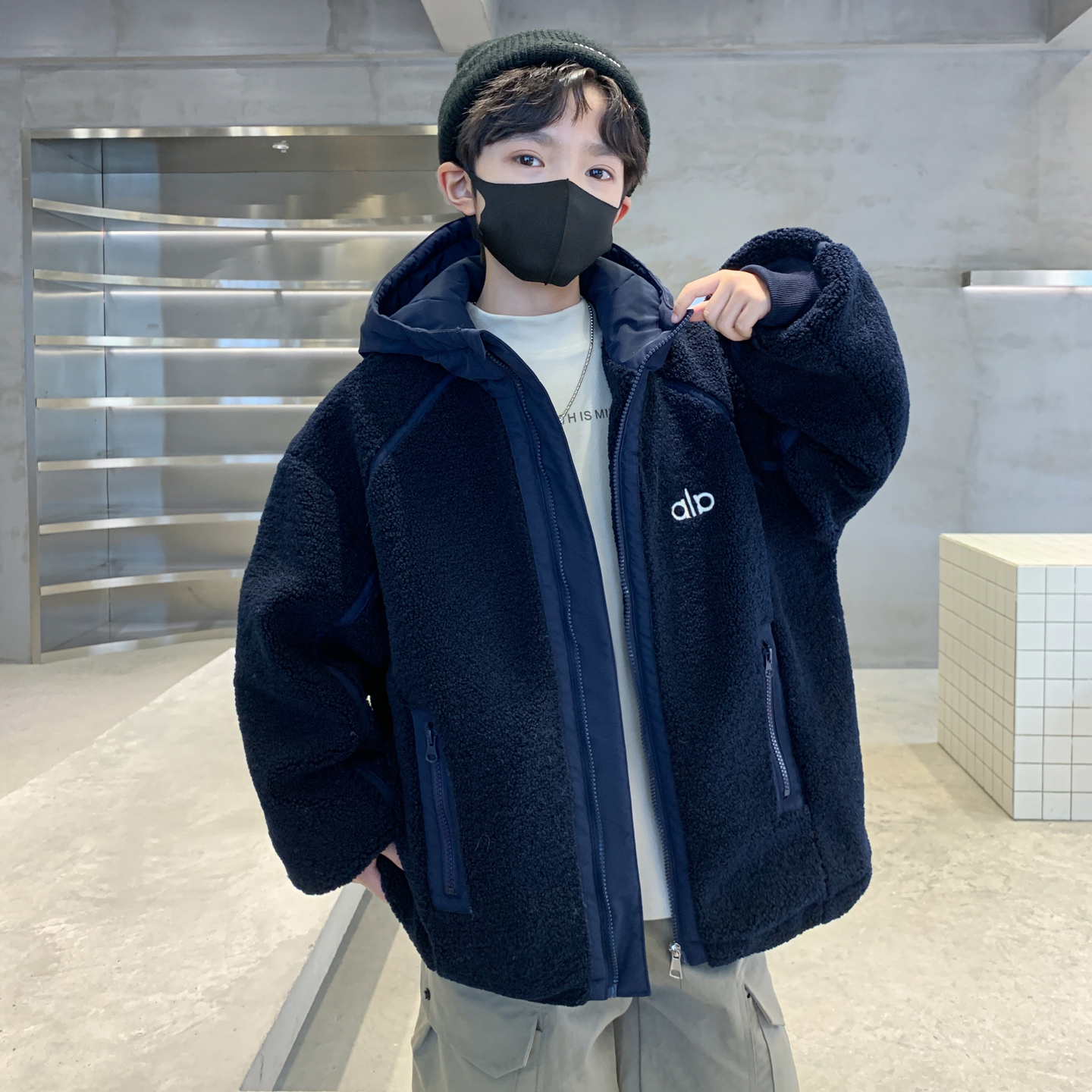 男童加厚外套秋冬款2025新款儿童冬季男孩中大童夹棉羊羔绒毛毛衣