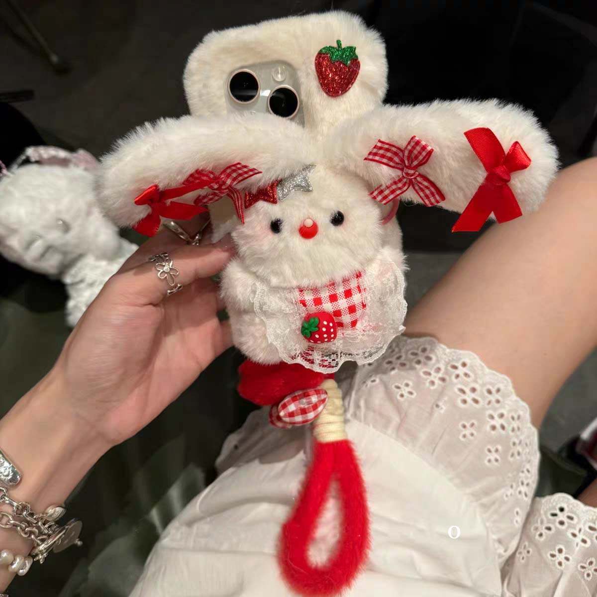 防摔壳可爱秋冬新年喜庆毛绒手机链大耳朵兔适用于苹果16/15//女