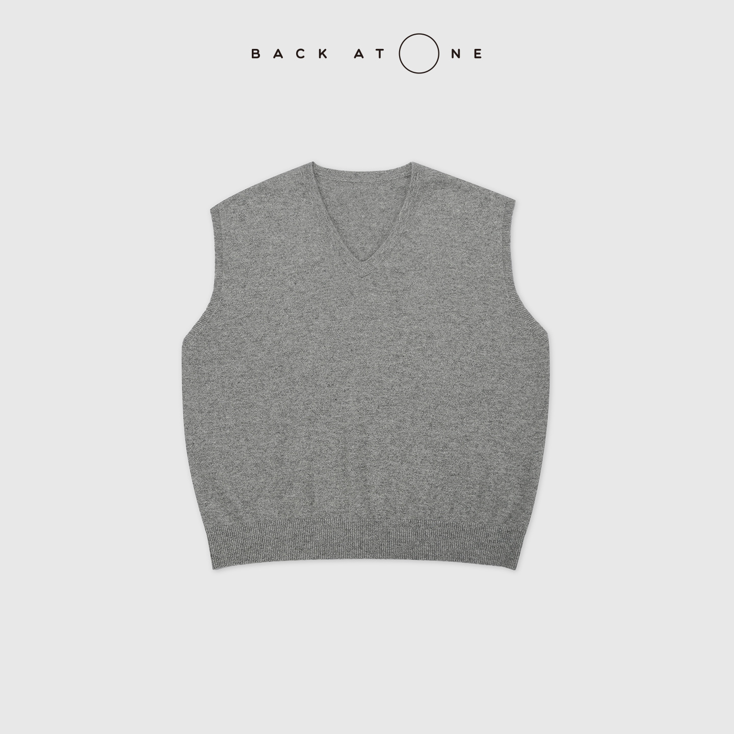 BackAtOne“静奢系列-柔序”  R*W风羊绒经典V领马甲 BFF-1AE037H-K