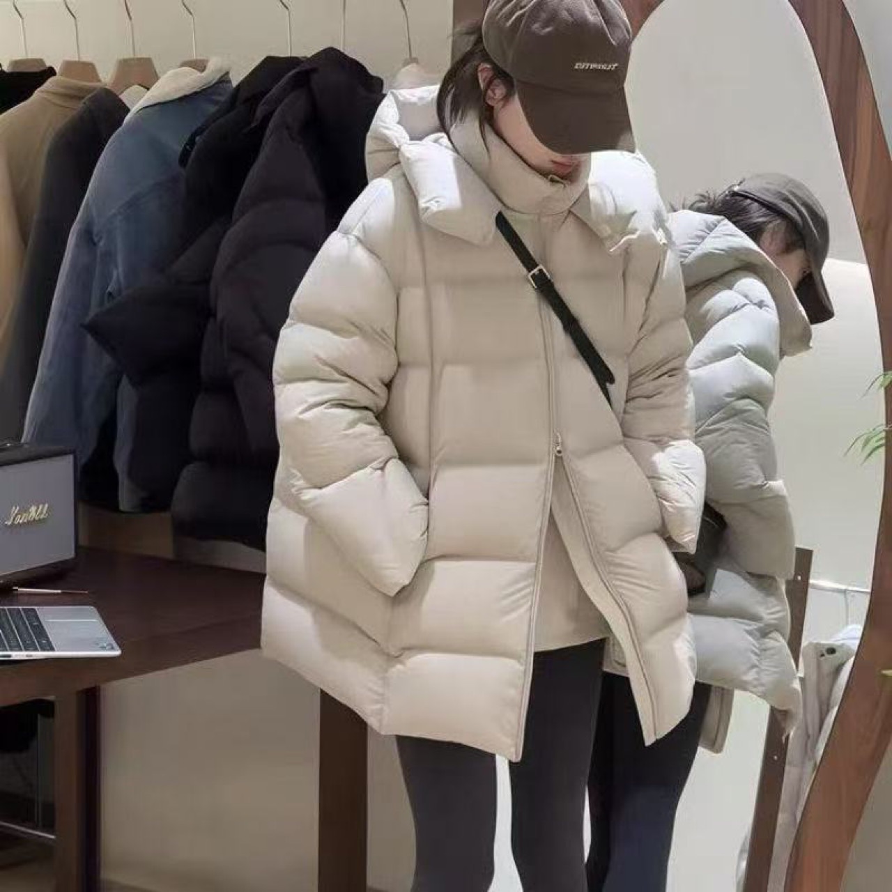 热销款季新款云朵泡芙中长款羽绒服女2025保暖加厚连帽白鸭绒外套