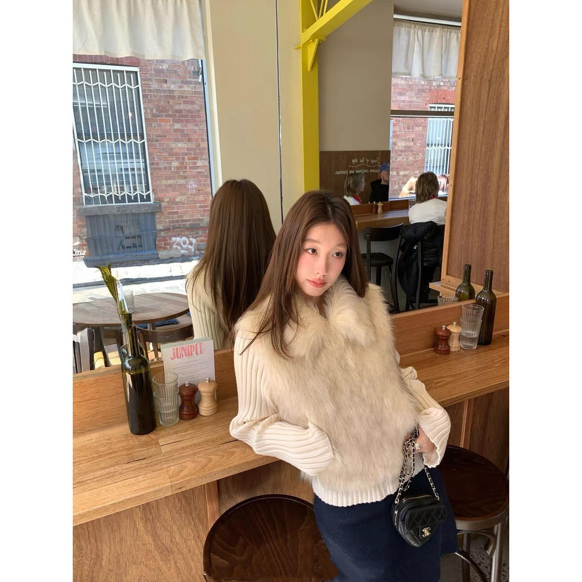 溪溪靓衫“白雪公主”定染毛料翻领拼接针织一体厚环保皮草