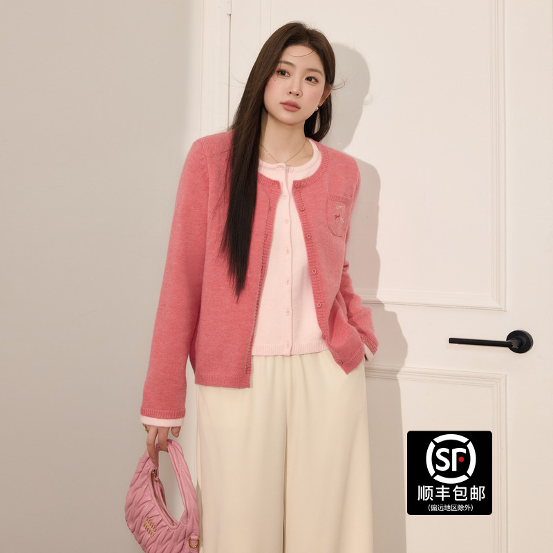 蓝语大码女装粉色减龄假两件针织上衣2025秋新款软糯韩系百搭毛衣