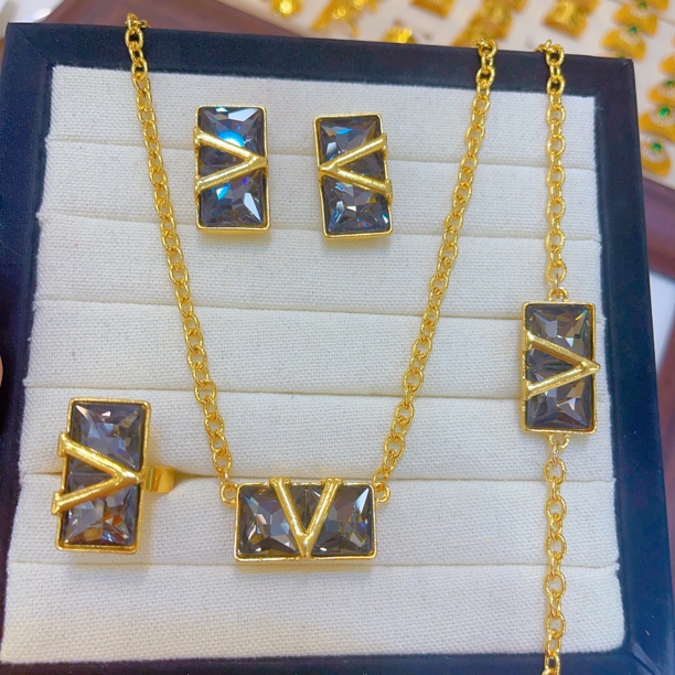 钛钢项链 2198新款四件套首饰耳环项链戒指爆款白搭时尚欧美