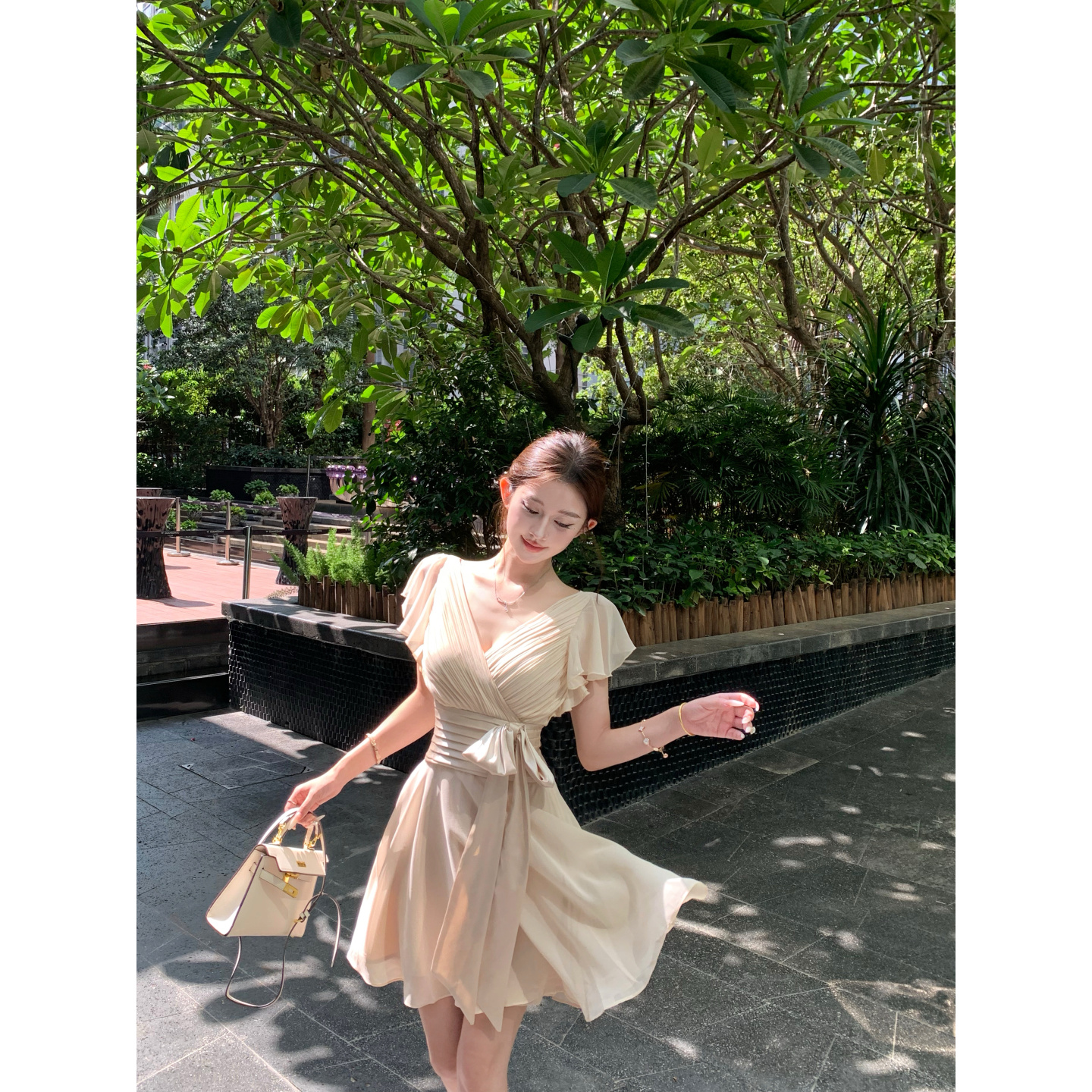 网红 中世纪少女 收腰显瘦优雅气质荷叶袖绑带连衣裙连衣裙夏季气