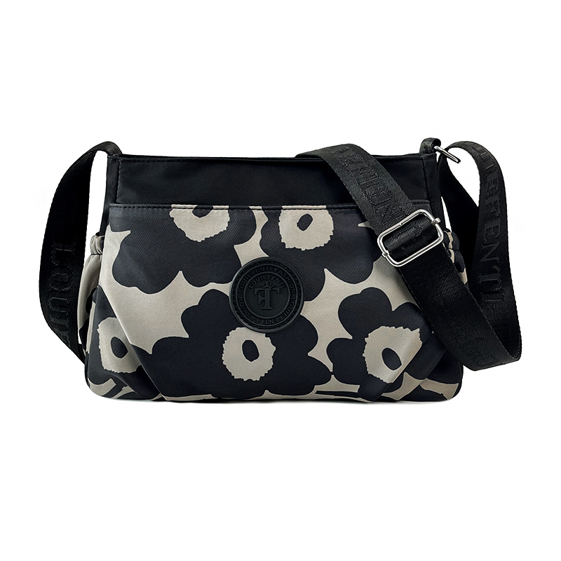 新款单肩包多口袋款女包复古斜挎包户外邮差包港风中老水墨风老花