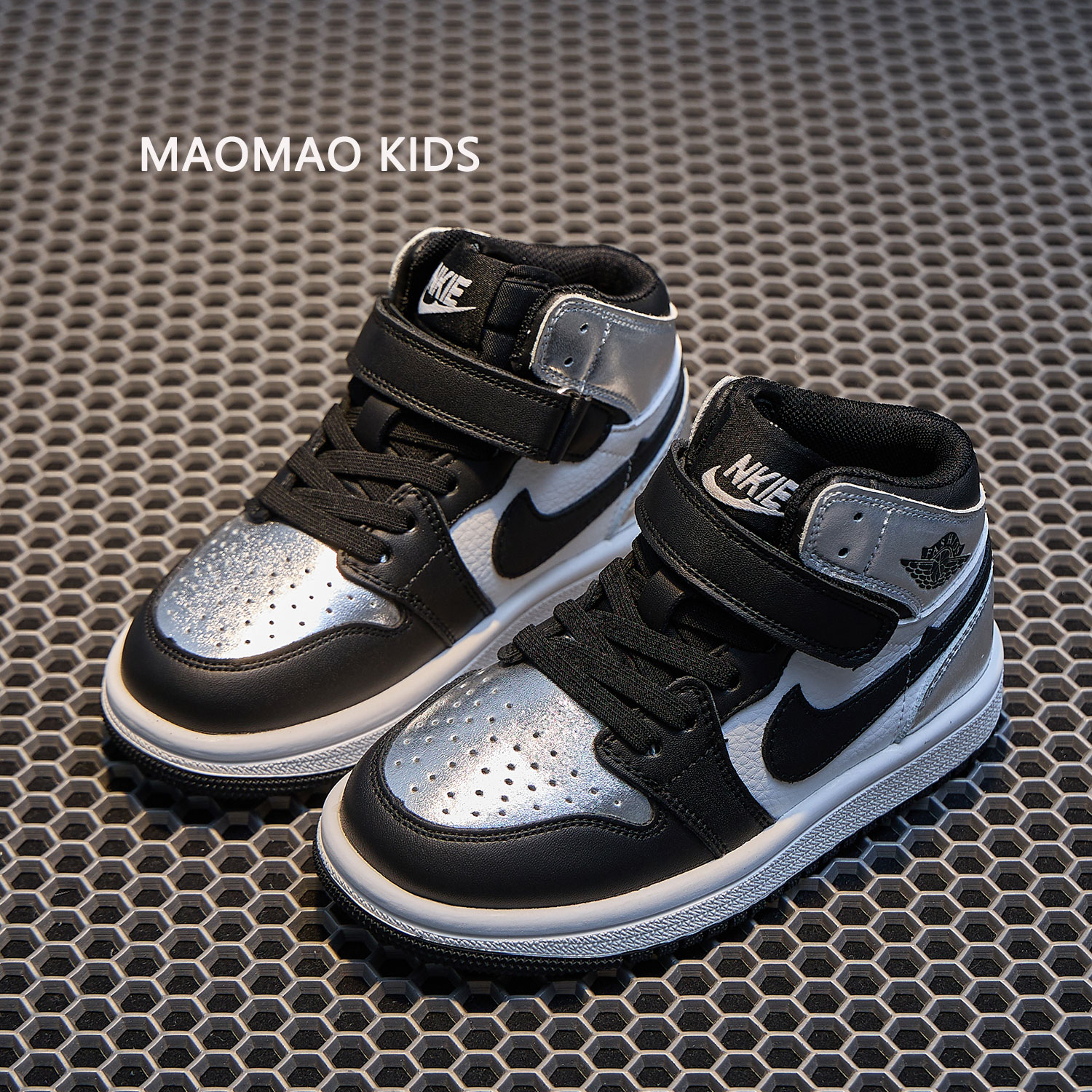 网红3-16童鞋黑银色运动鞋男童2025新款秋冬季儿童鞋子高帮板鞋女
