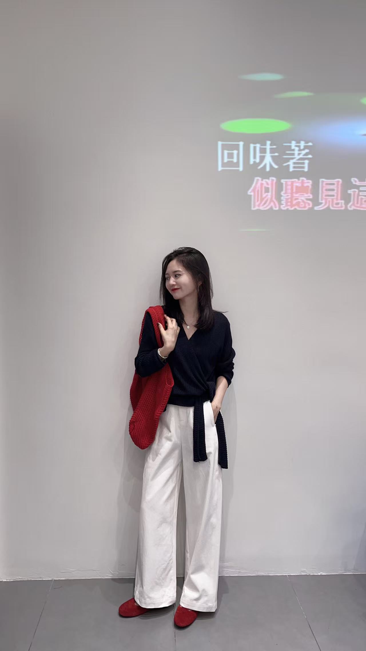 2025秋季新款韩版气质显瘦收腰绑带黑色针织上衣百搭阔腿裤两件套