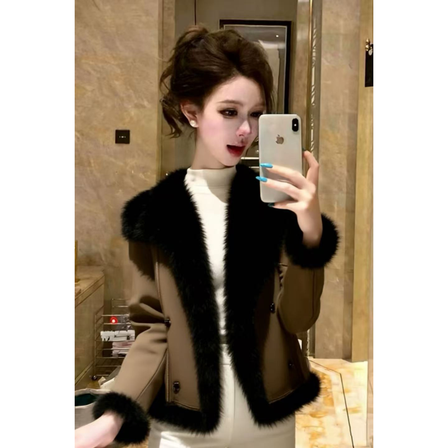 高级感毛领外套2025冬季新款小众独特超好看气质加厚收腰显瘦上衣