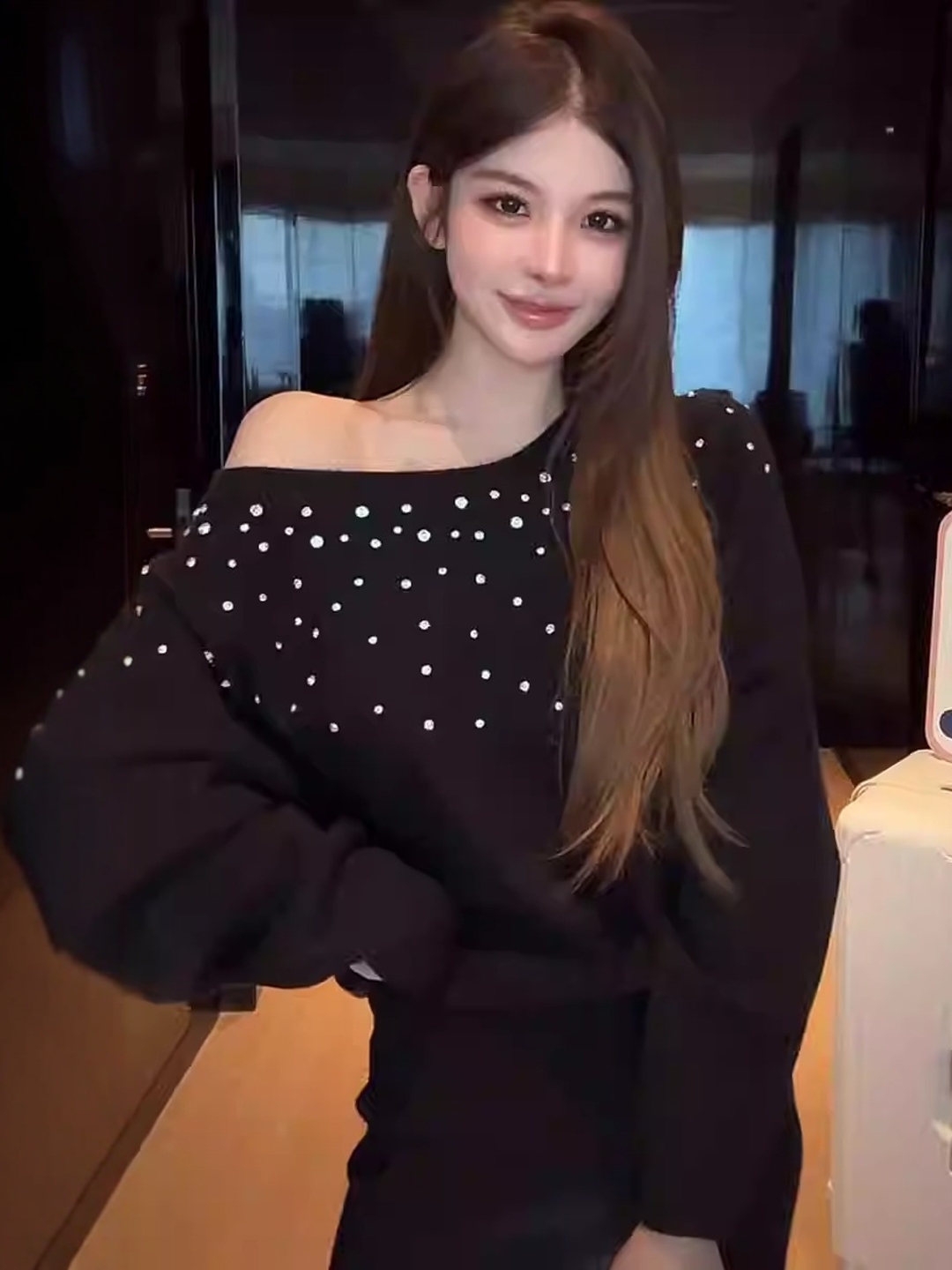 法式斜肩领口带钻蝙蝠袖针织女秋冬设计感时尚收腰包臀短裙