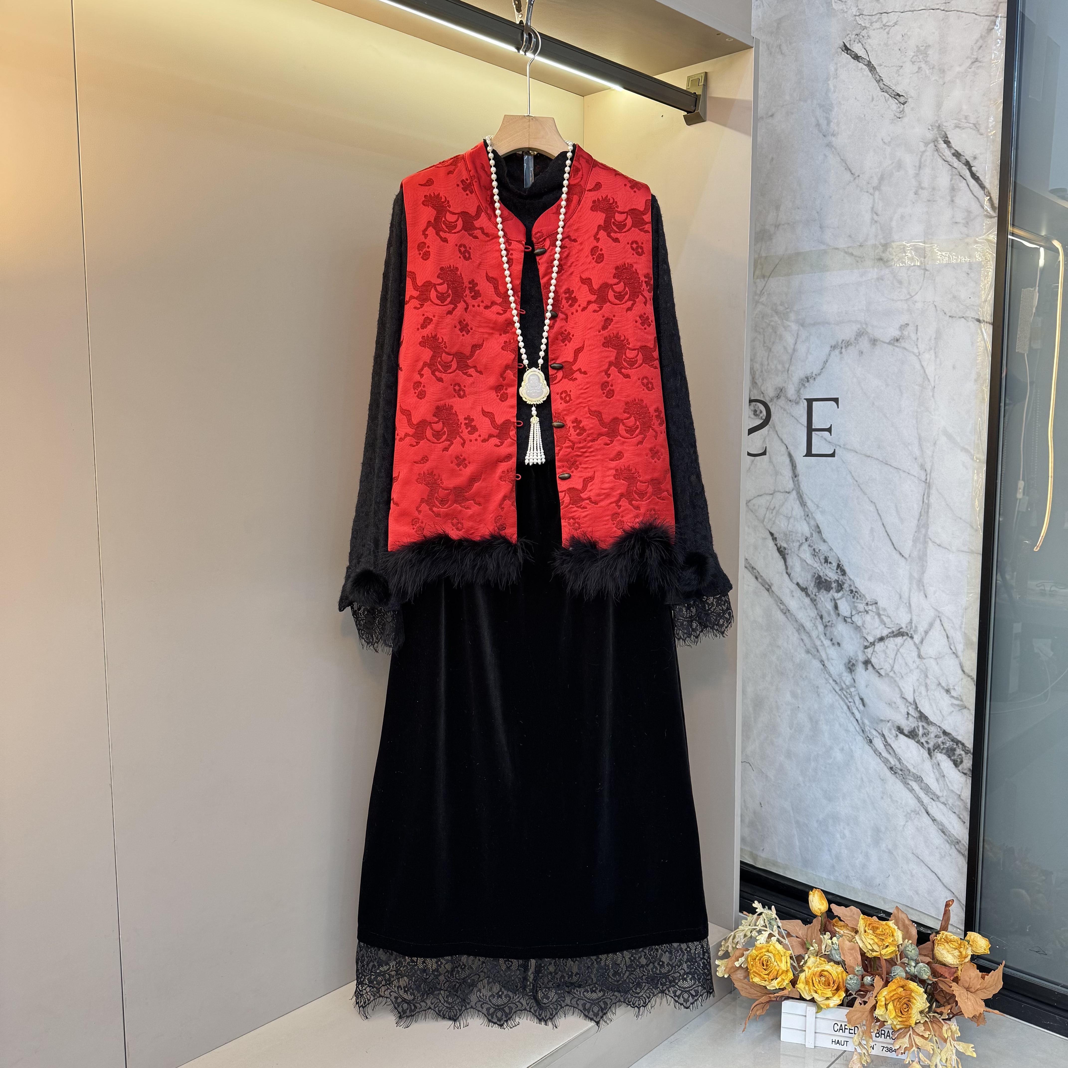 2025秋冬欧货气质新中式胖mm显瘦洋气毛球内搭+马甲+蕾丝裙5165