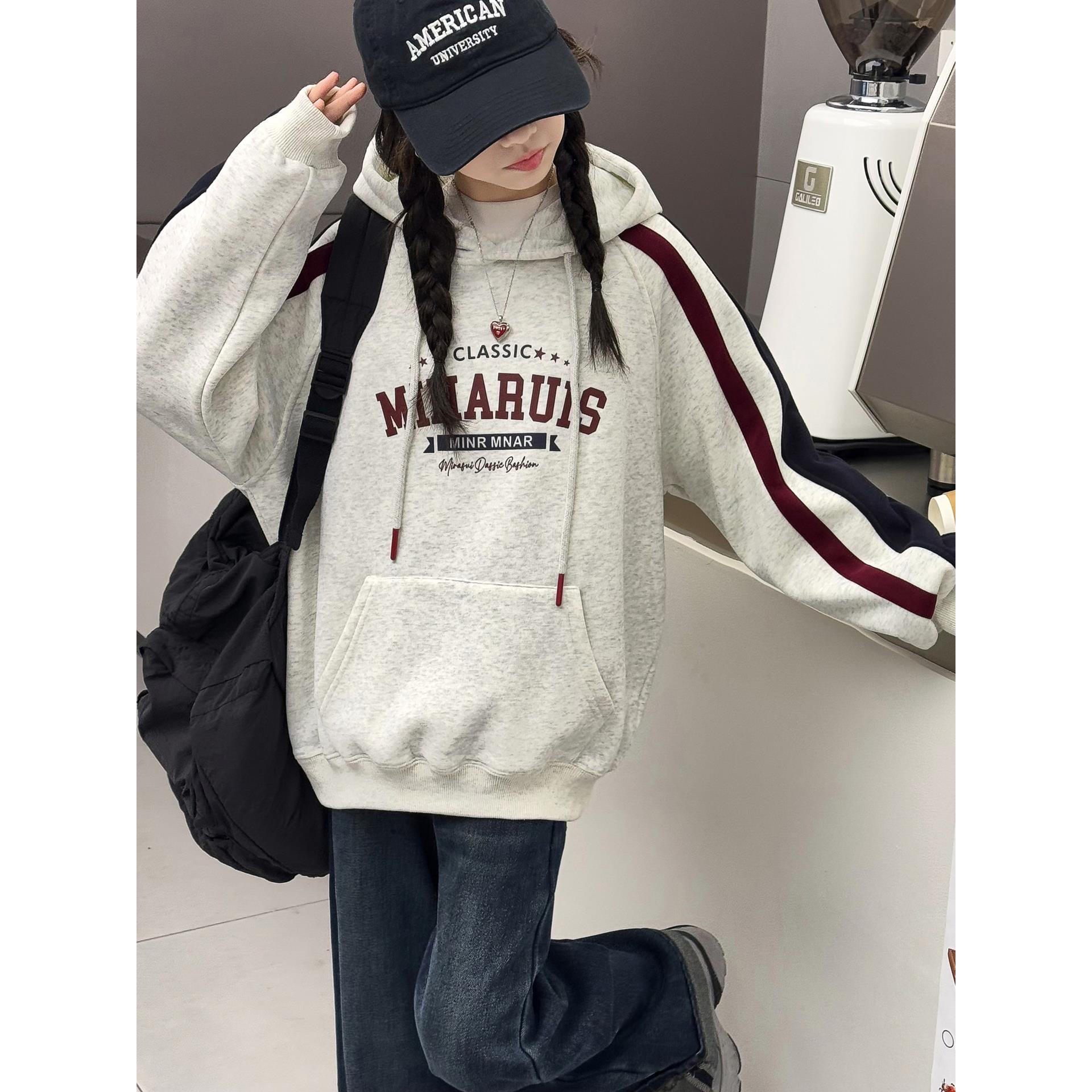 万达撤柜女童卫衣2026新款女孩洋气衣服加厚女童红色加绒加厚卫衣