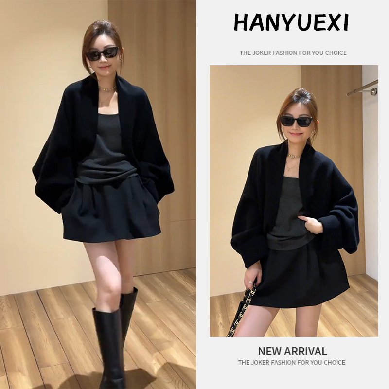 2025秋季新款时尚极简风百搭宽松慵懒风内搭开衫短裙三件套