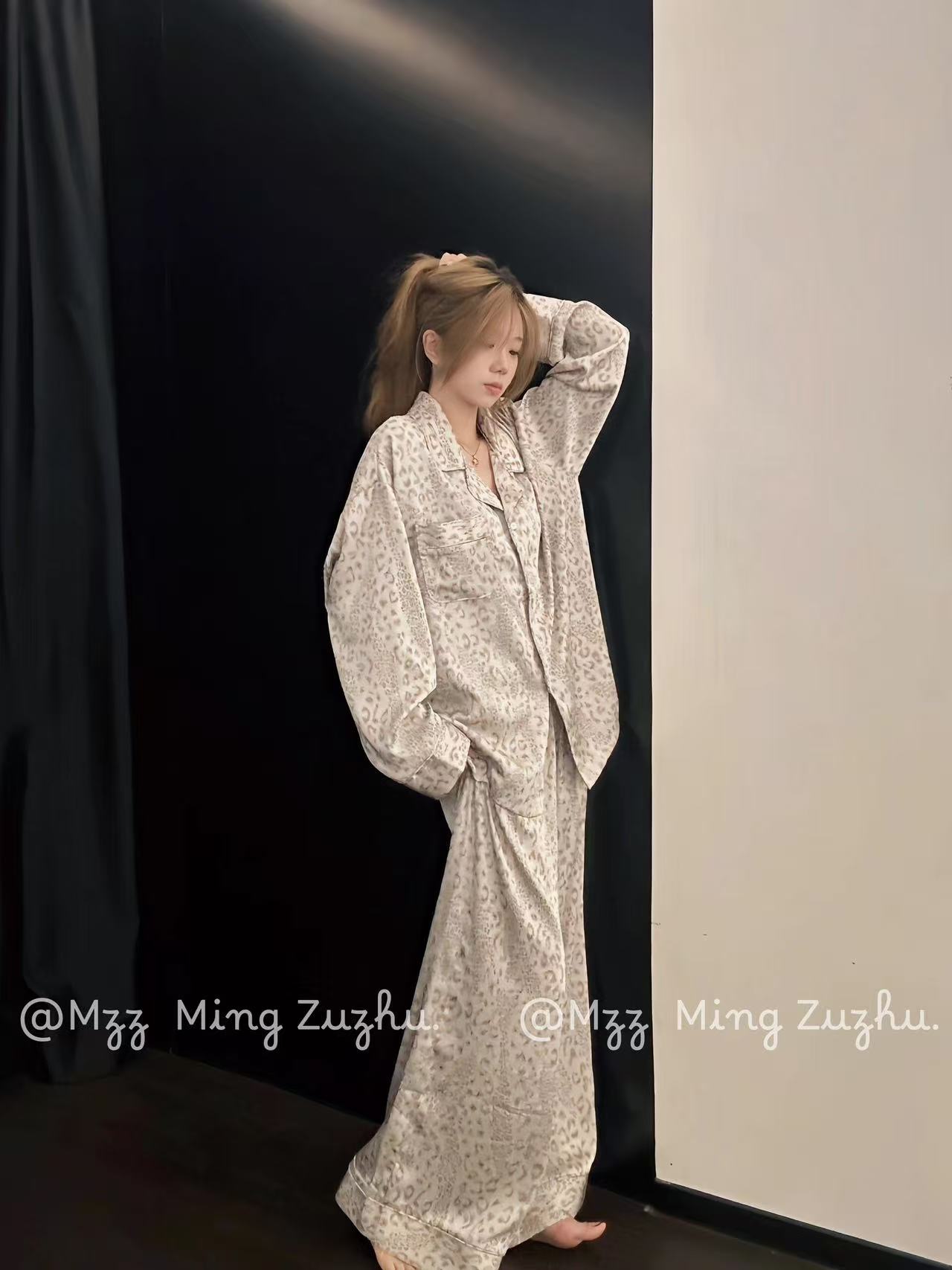 2025新款冰丝缎面睡衣女春秋豹纹缎感宽松高级感可外穿家居服套装