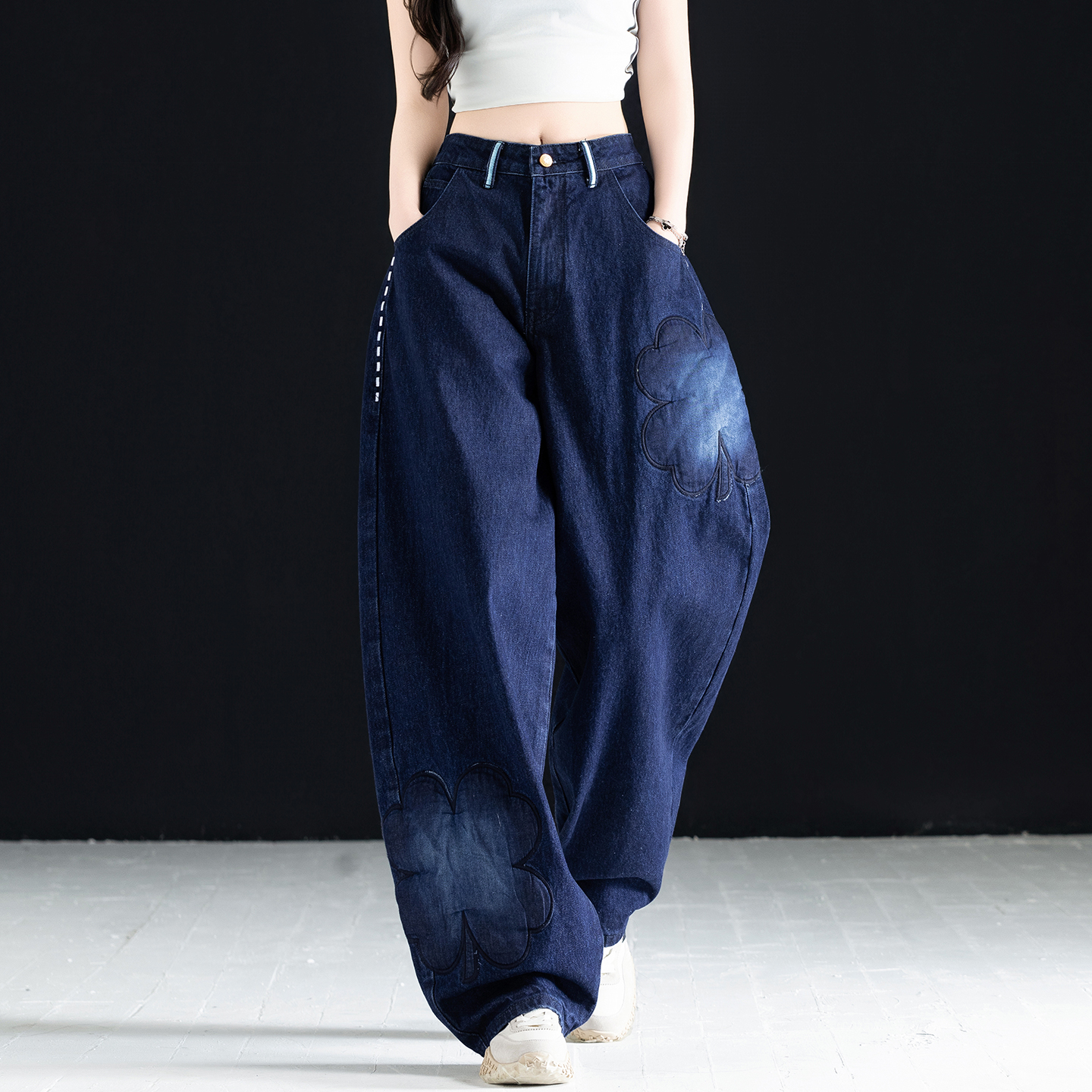 弯刀牛仔裤女款2025新款秋冬宽松小众设计感刺绣裤子女潮牌阔腿裤