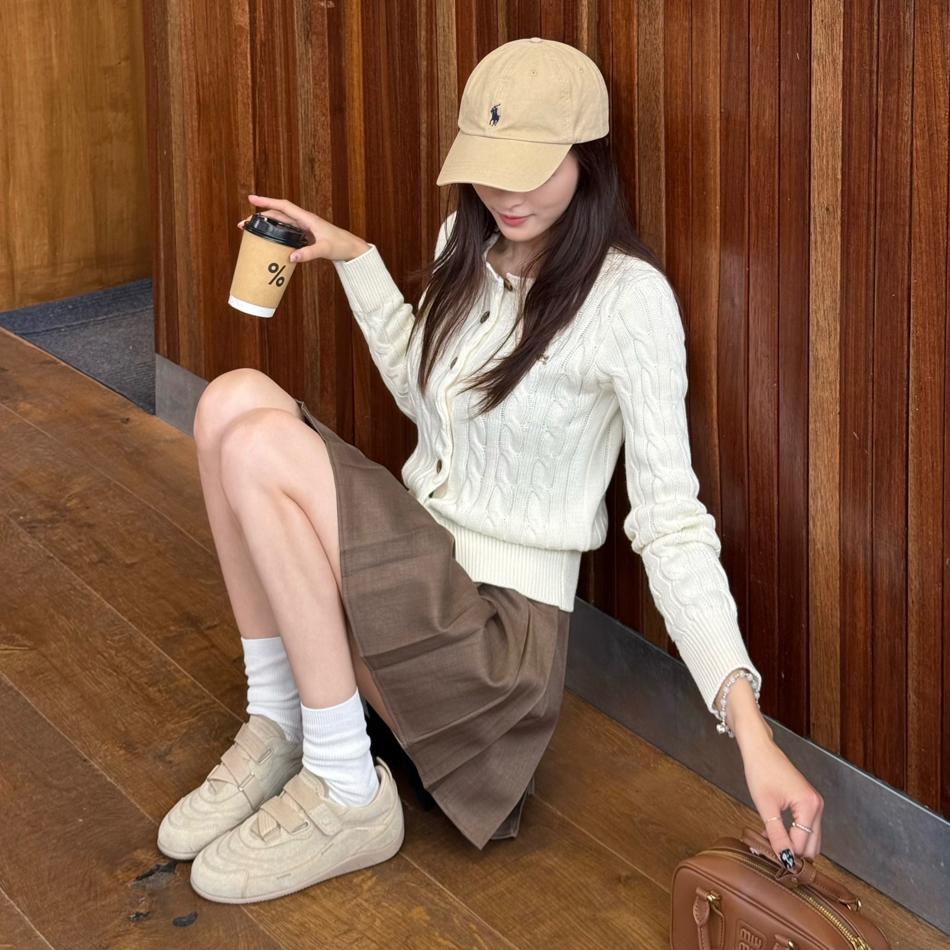 小发喵「绒面复古魔术贴休闲女鞋｜潮酷慵懒风日常百搭款」777