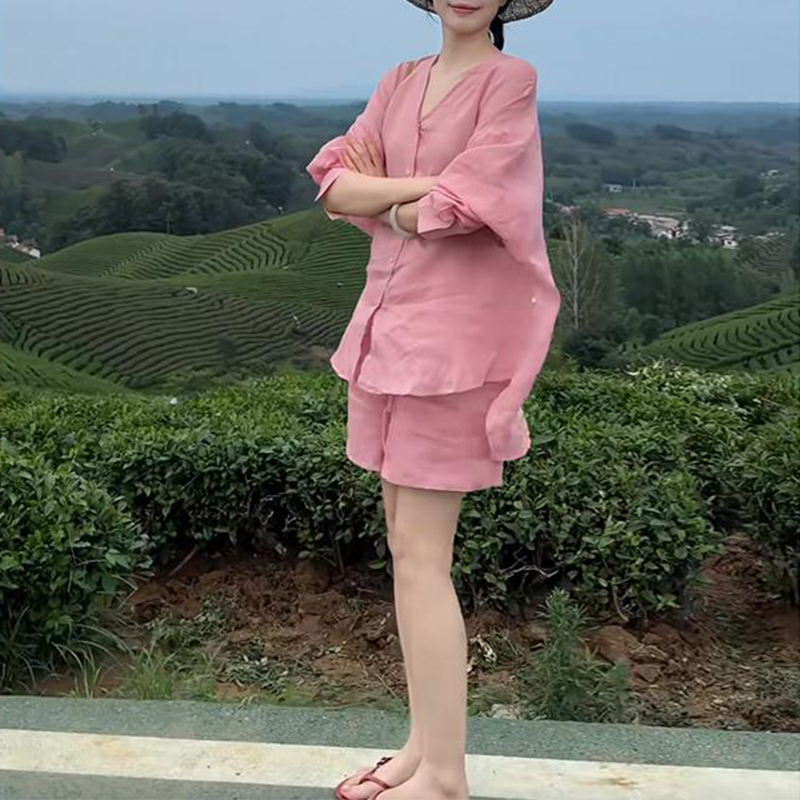 松驰感时尚套装女2026夏季新款薄款粉色防晒衬衫休闲短裤子两件套