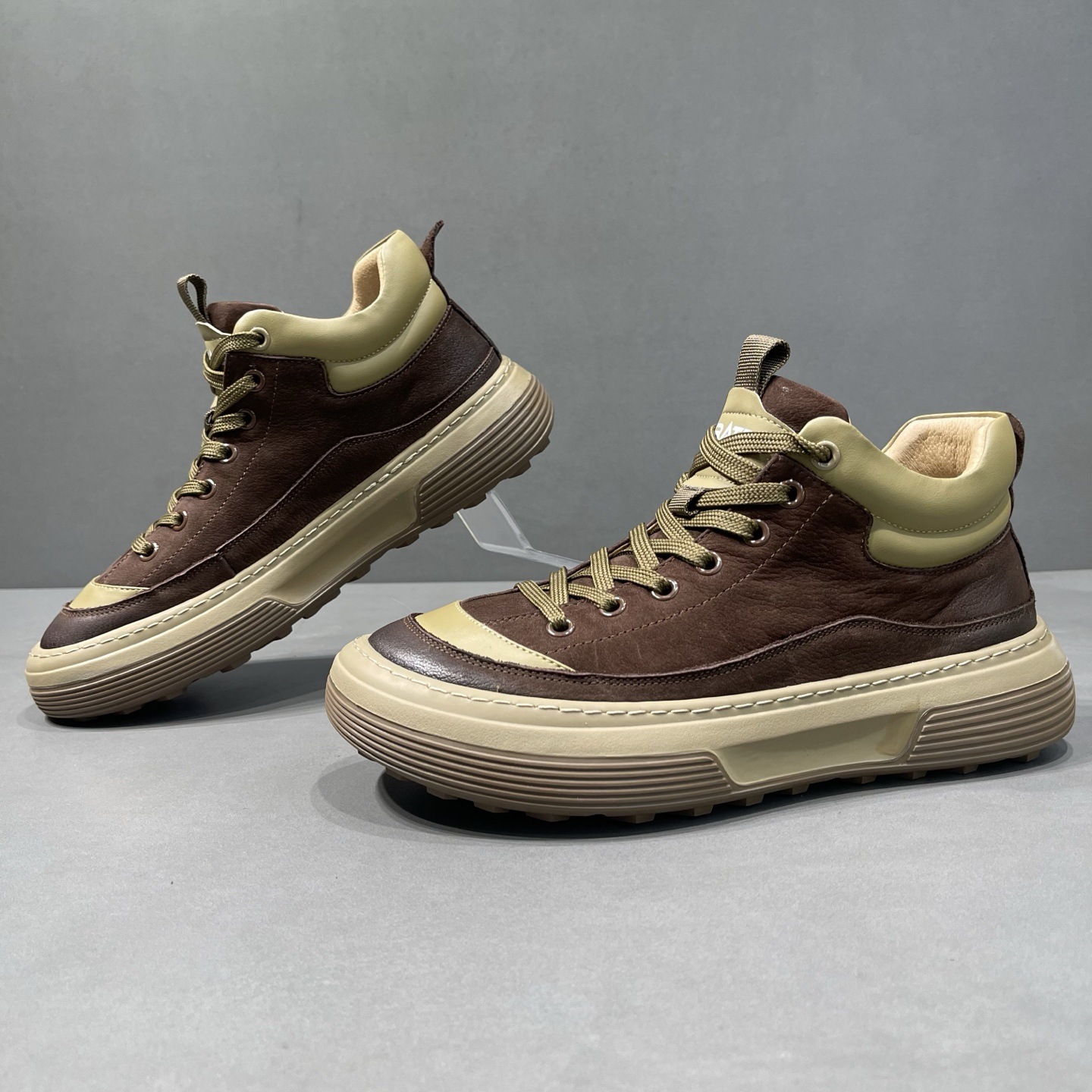 2025秋季男鞋真皮保暖加棉复古潮流厚底中帮板鞋休闲歪头乐福鞋男