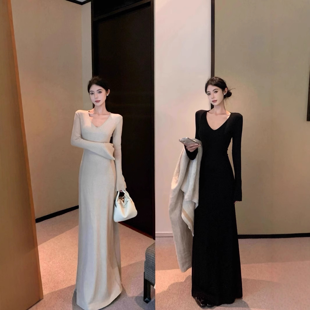 出席重要场合的裙子秋季穿搭修身显瘦赫本风打底长袖黑色连衣裙女