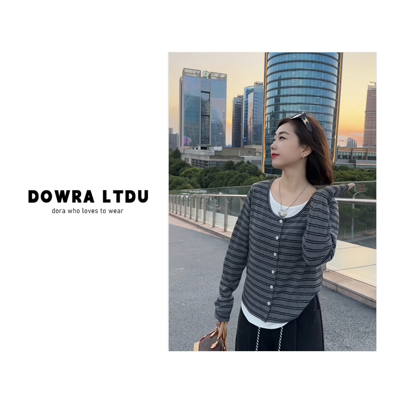 朵拉【风琴乐章】2025年冬季新款圆领假两件套条纹百搭外套16-90955