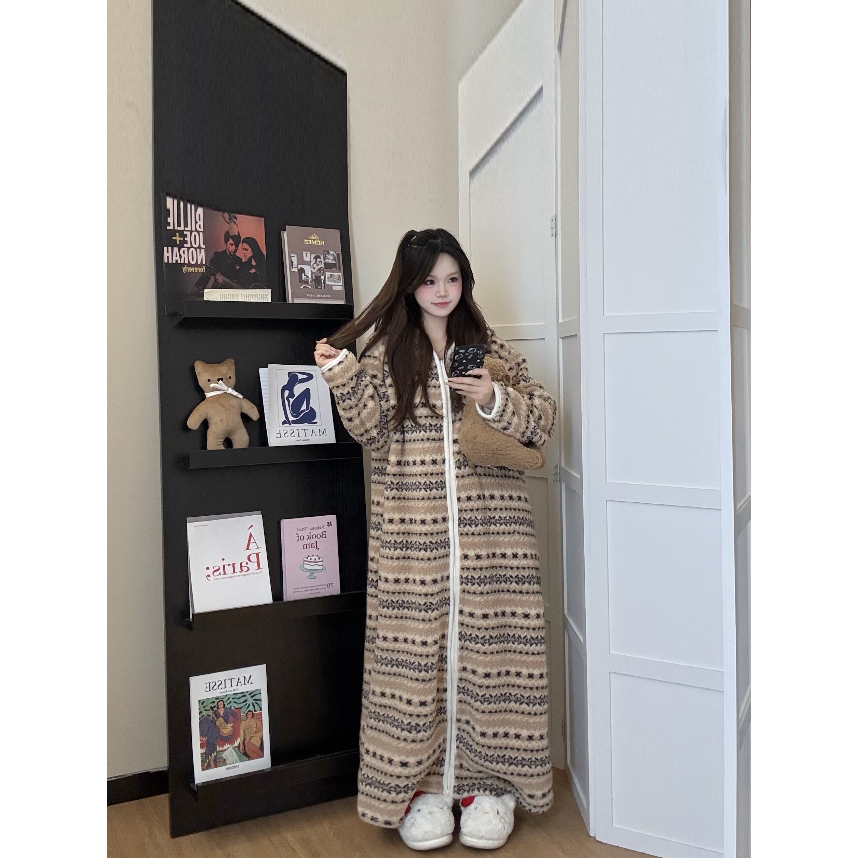 韩系高级感条纹连帽珊瑚绒睡袍女冬季新款加绒加厚保暖家居服睡裙