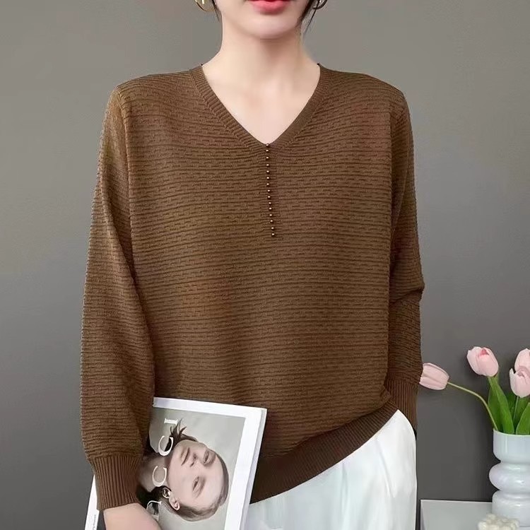 宽松显瘦【80-180斤】V领钉珠针织上衣女春秋新款简约出游服装女