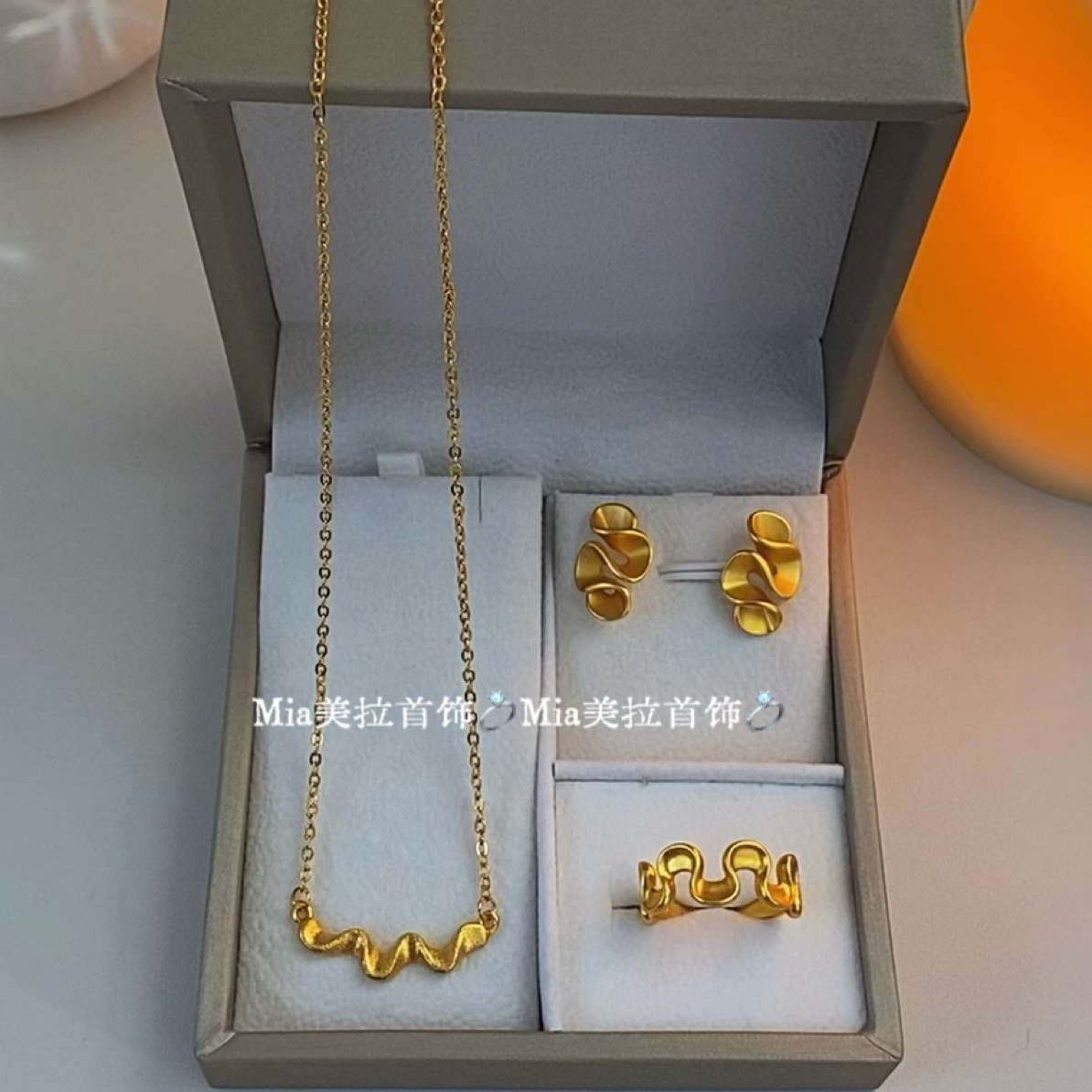 钛钢亚克力项链 气质经典珠宝素款精致百搭精美轻奢锁骨链饰品