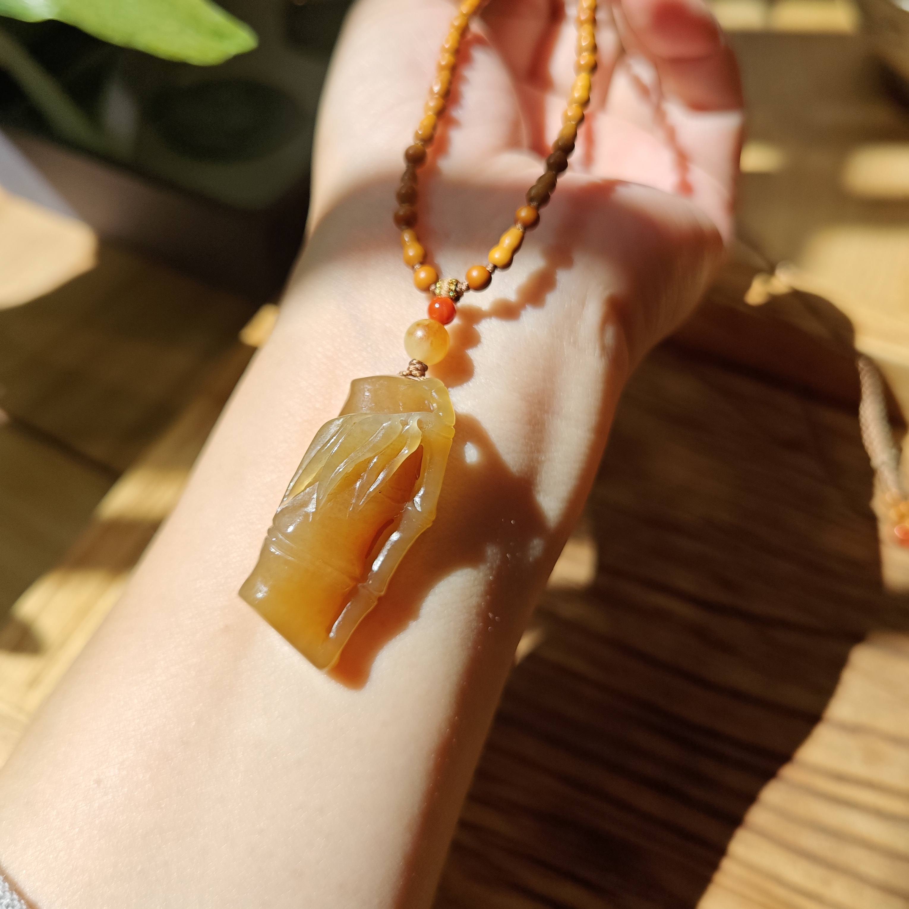 祝福｜新疆和田玉且末红糖油润老料细料小竹节挂件雕刻精美