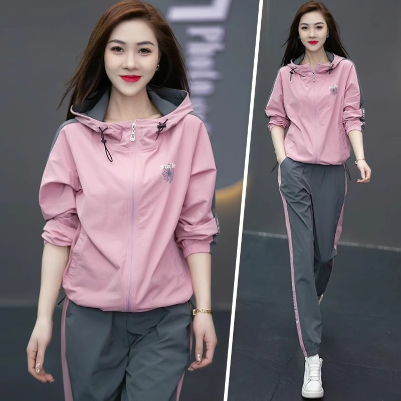 运动套装女2025新款春秋时尚妈妈减龄连帽外套跑步服两件整套粉色