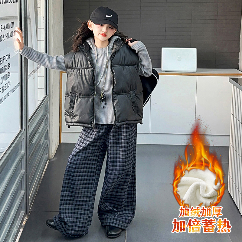 【酷哒仔】女童加棉加厚马甲连帽针织毛衣格子加绒裤子三件套装2025