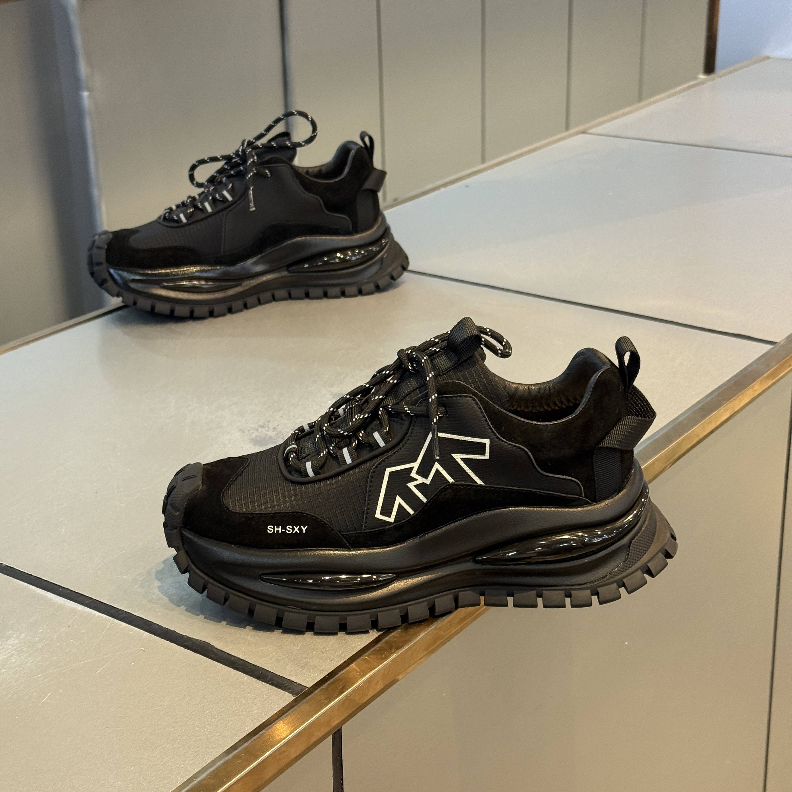 户外男鞋2025冬季新款透气皮面厚底增高老爹鞋皮面时尚运动休闲鞋