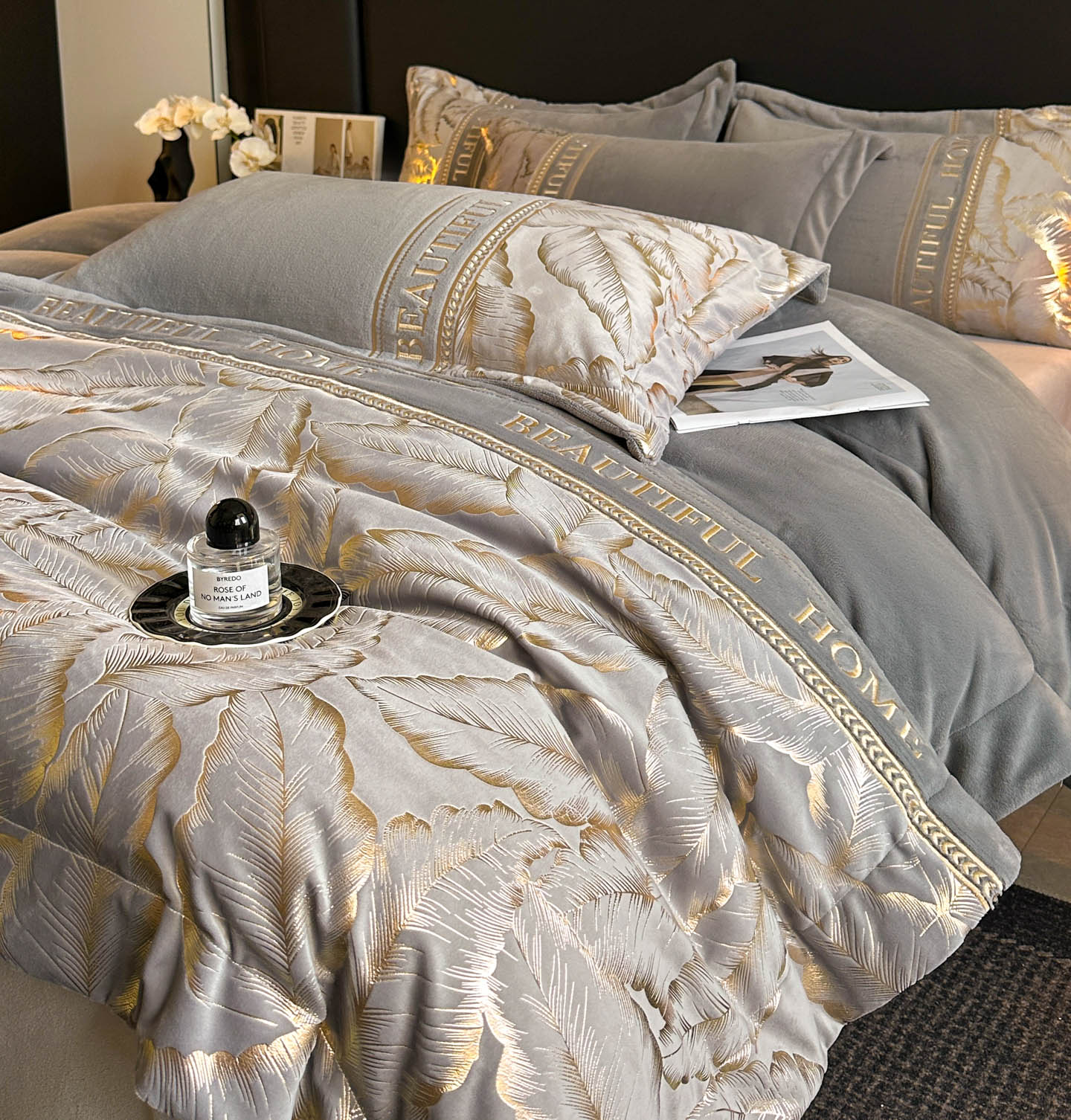 水星系列新款A类高克重全消光雕花双拼角牛奶绒四件套加绒加厚床4