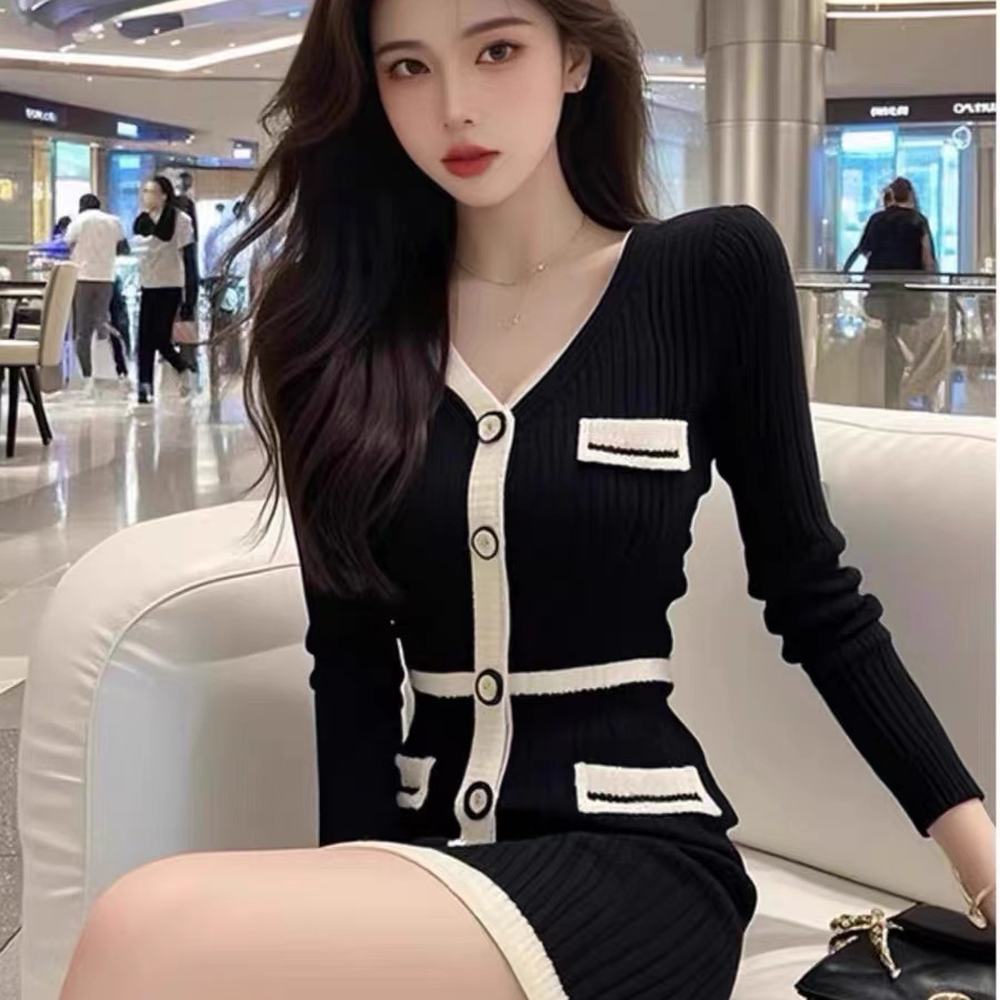 秋冬显瘦V领小香风针织裙千金感连衣裙女法式气质内搭毛衣打底裙