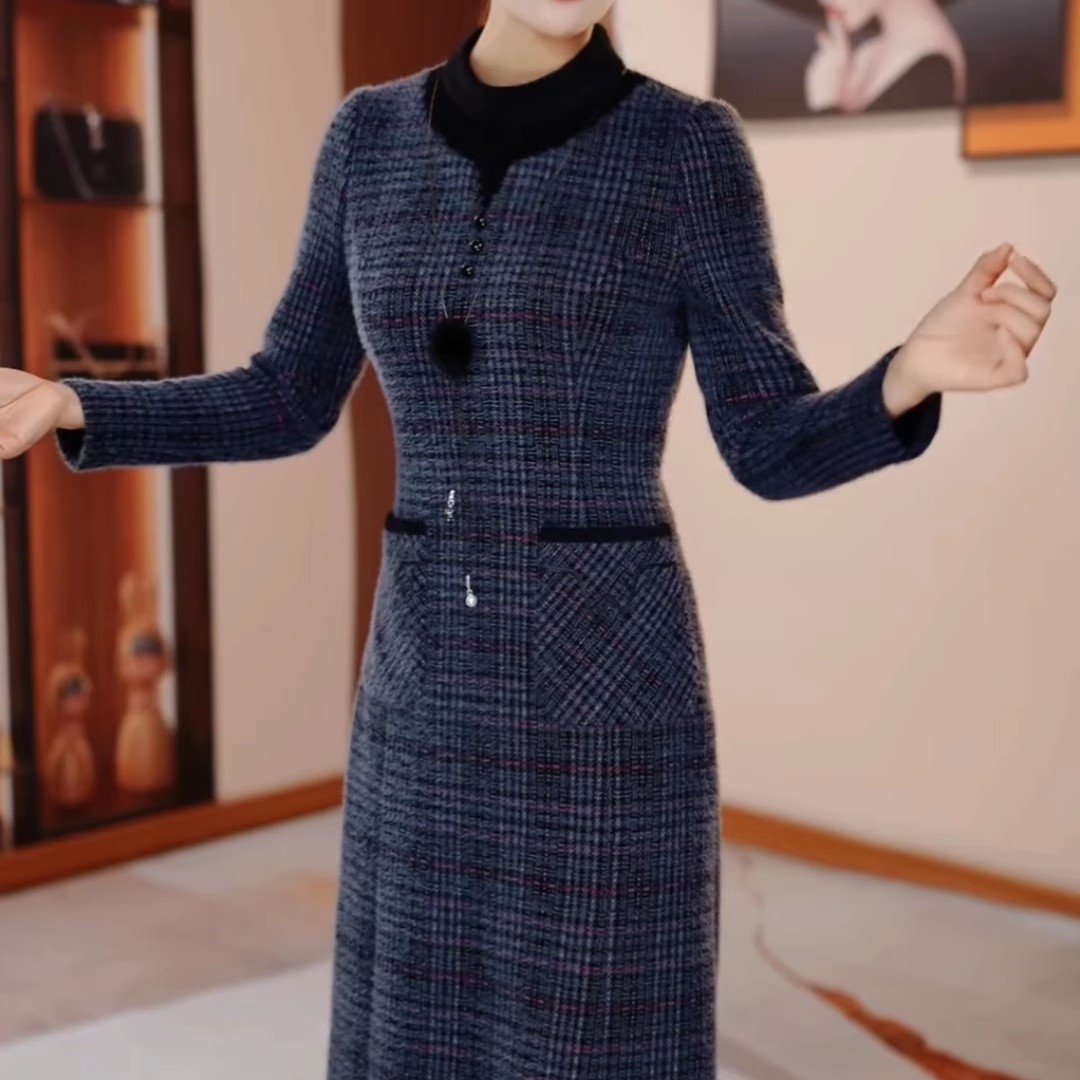 高端气质时尚长袖拼接加厚连衣裙2025冬季新款修身显瘦中长款裙子