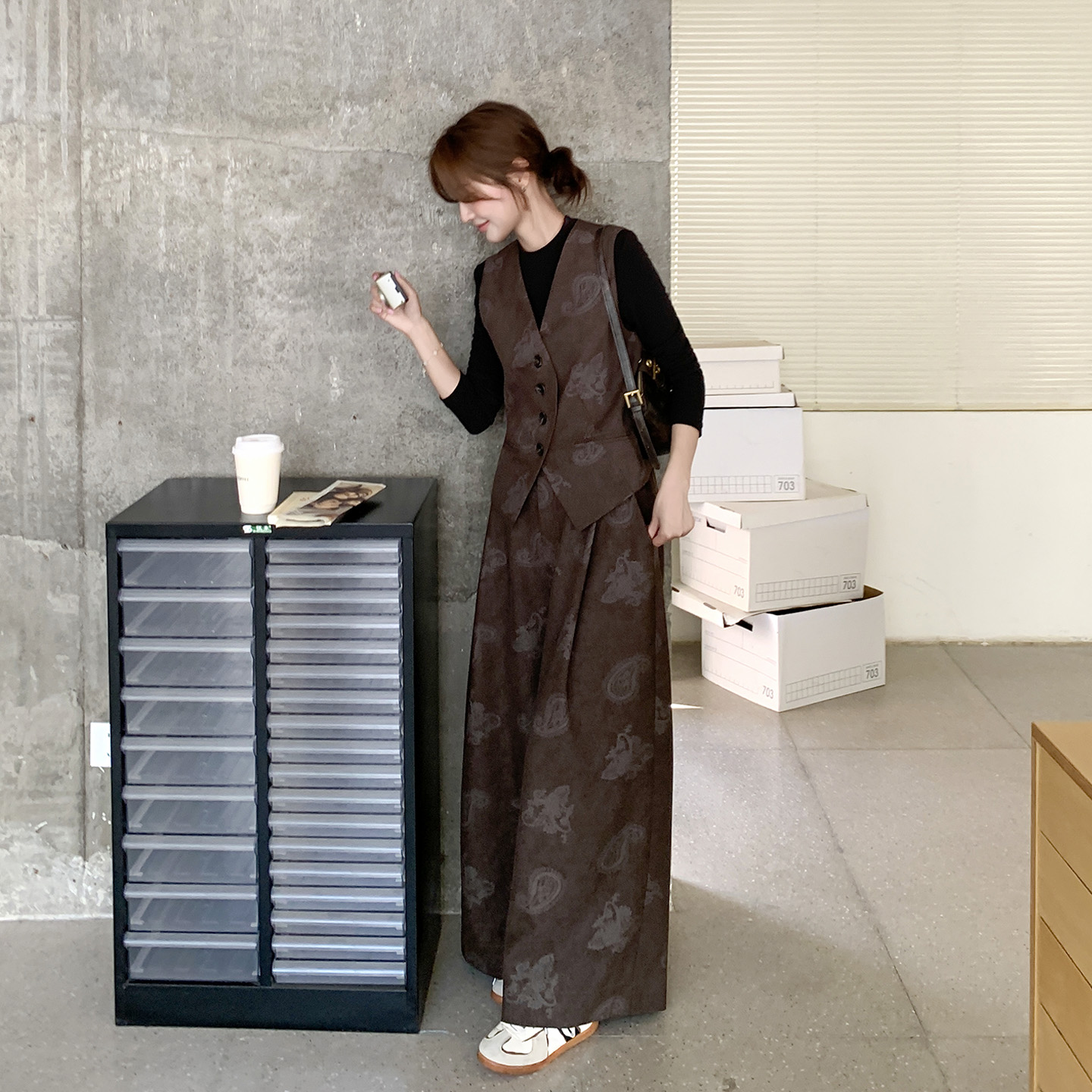 百搭老钱风咖印花马甲阔腿裤套装2025秋季新款时尚复古穿搭三件套